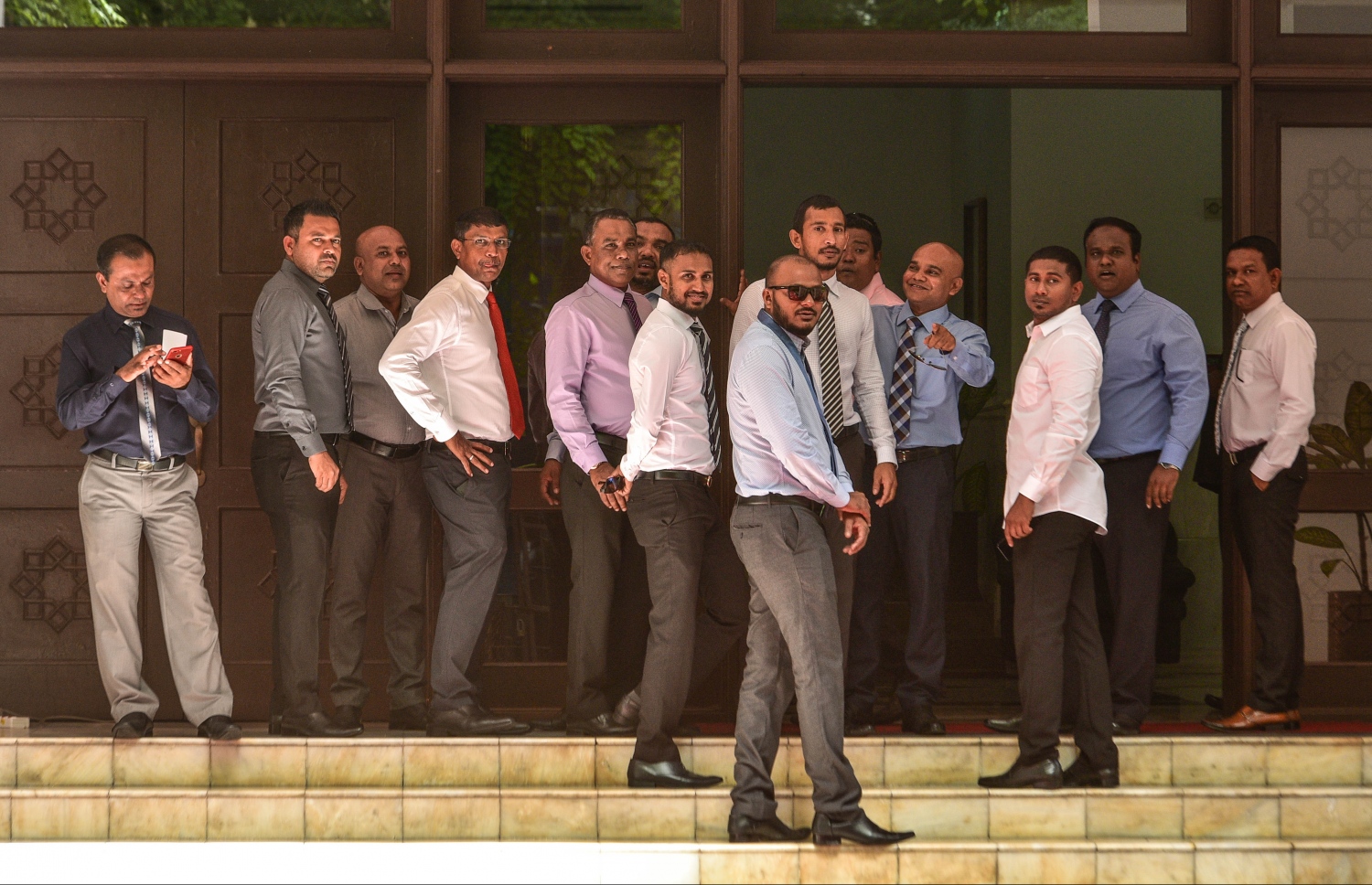 މަޖިލީހުގެ އިދިކޮޅު މެމްބަރުންތަކަކާއި ސަރުކާރަށް ތާއީދު ކުރައްވާ މެމްބަރުންތަކެއް މަޖިލީހުގައި. - ފޮޓޯ: މިހާރު