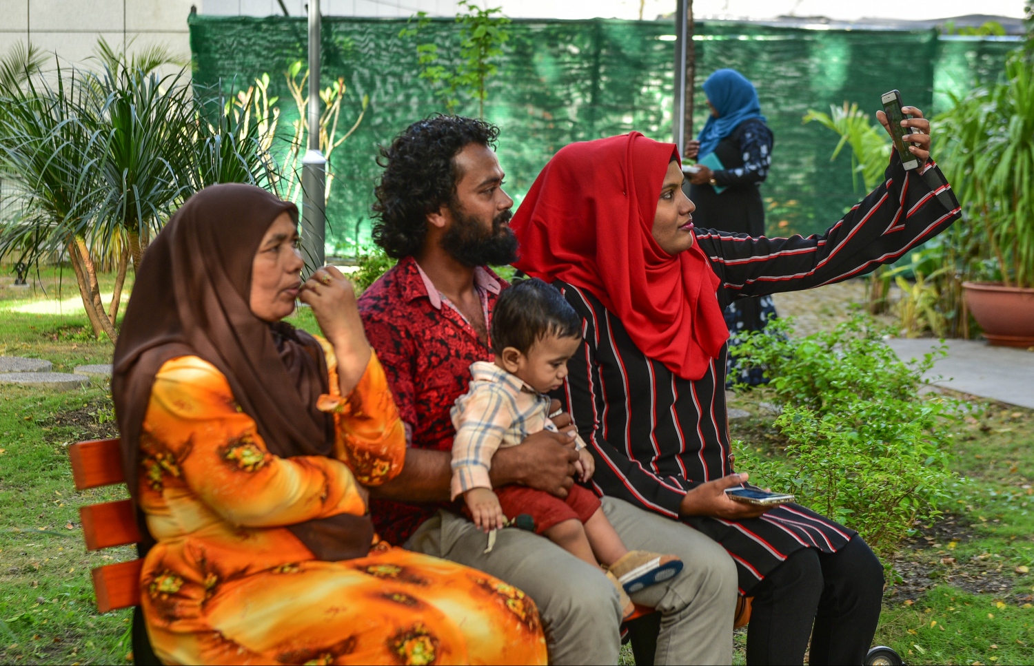 މާލެ: އޮގަސްޓް 25، 2017- ރަސްރަނި ބަގީޗާ އާންމުންނަށް ހުޅުވާލުން: ސަލްޓަން ޕާކް ތަރައްގީކޮށް، ބޮޑެތި ބަދަލުތަކާ އެކު ހުޅުވި "ރަސްރަނި" ބަގީޗާ އާންމުންނަށް ހުޅުވާލުމާ އެކު މި ޕާކަށް ވަނީ ބޮޑު ތަރުހީބެއް ލިބިފައި.--- ފޮޓޯ: ހުސައިން ވަހީދު/ މިހާރު