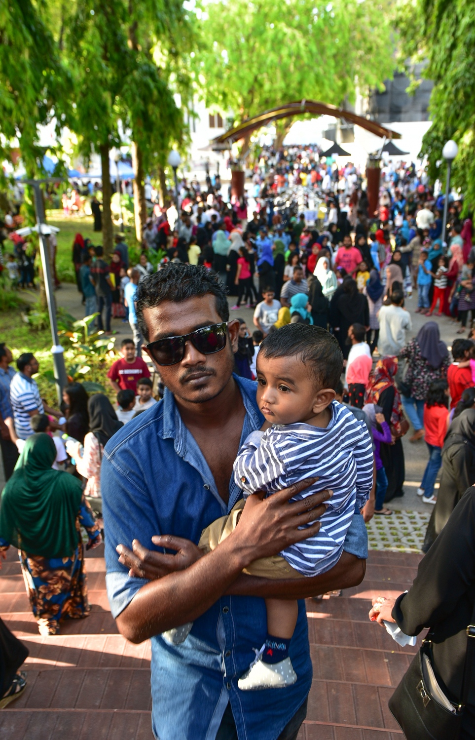 މާލެ: އޮގަސްޓް 25، 2017- ސަލްޓަން ޕާކް ތަރައްގީކޮށް، ބޮޑެތި ބަދަލުތަކާ އެކު ހުޅުވި "ރަސްރަނި" ބަގީޗާ އާންމުންނަށް ހުޅުވާލުމާ އެކު މި ޕާކަށް ވަނީ ބޮޑު ތަރުހީބެއް ލިބިފައި.--- ފޮޓޯ: ހުސައިން ވަހީދު/ މިހާރު