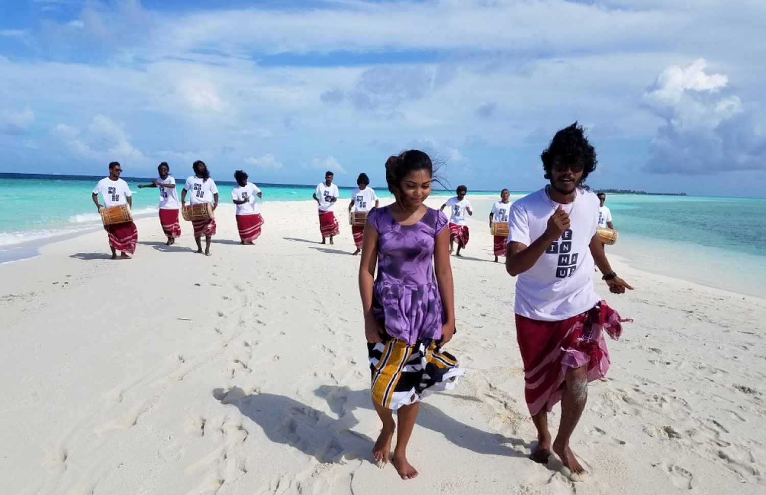 ނަޔާރޭ ބޮޑުބެރު ގްރޫޕްގެ އަލްބަމް "ނަޔާރޭ"ގެ ވީޑިއޯ ލަވައެއްގެ ޝޫޓިން ކުރިއަށް ދަނީ