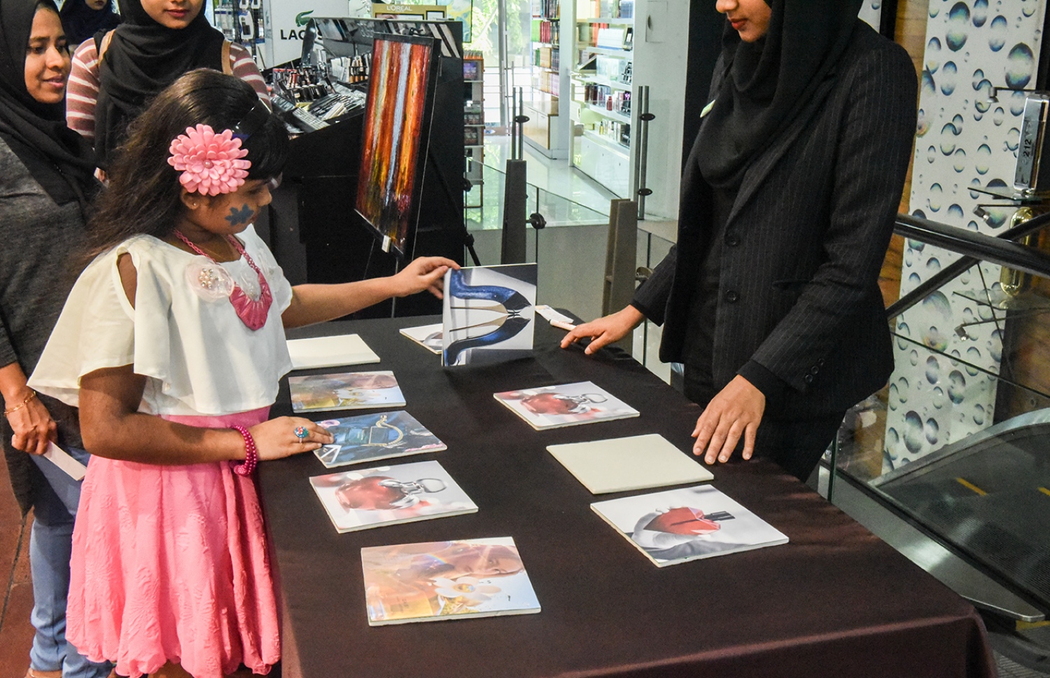 ލެކިއުޓްގައި ބޭއްވި ކުޑަކުދިންގެ ހަވީރުގެ ތެރެއިން.-- ފޮޓޯ: ލެކިއުޓް