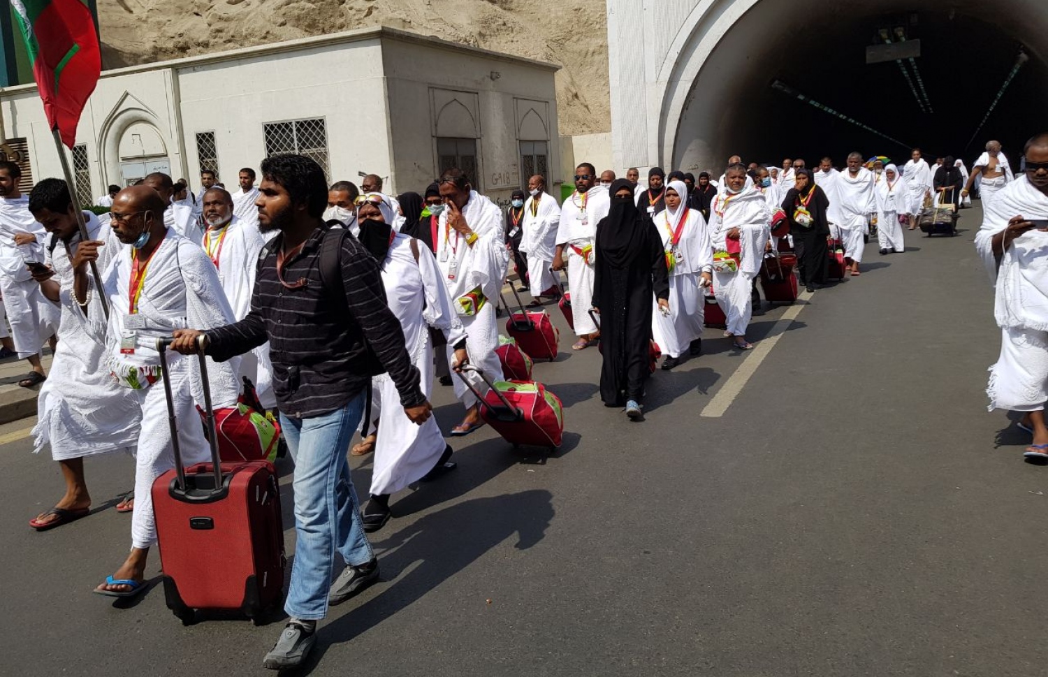 މިނާ: އޮގަސްޓް 30، 2017: ދިވެހި ހައްޖުވެރިން މިނާއަށް ދަނީ.--ފޮޓޯ: އަހުމަދު އަބްދުﷲ ސައީދު /މިހާރު