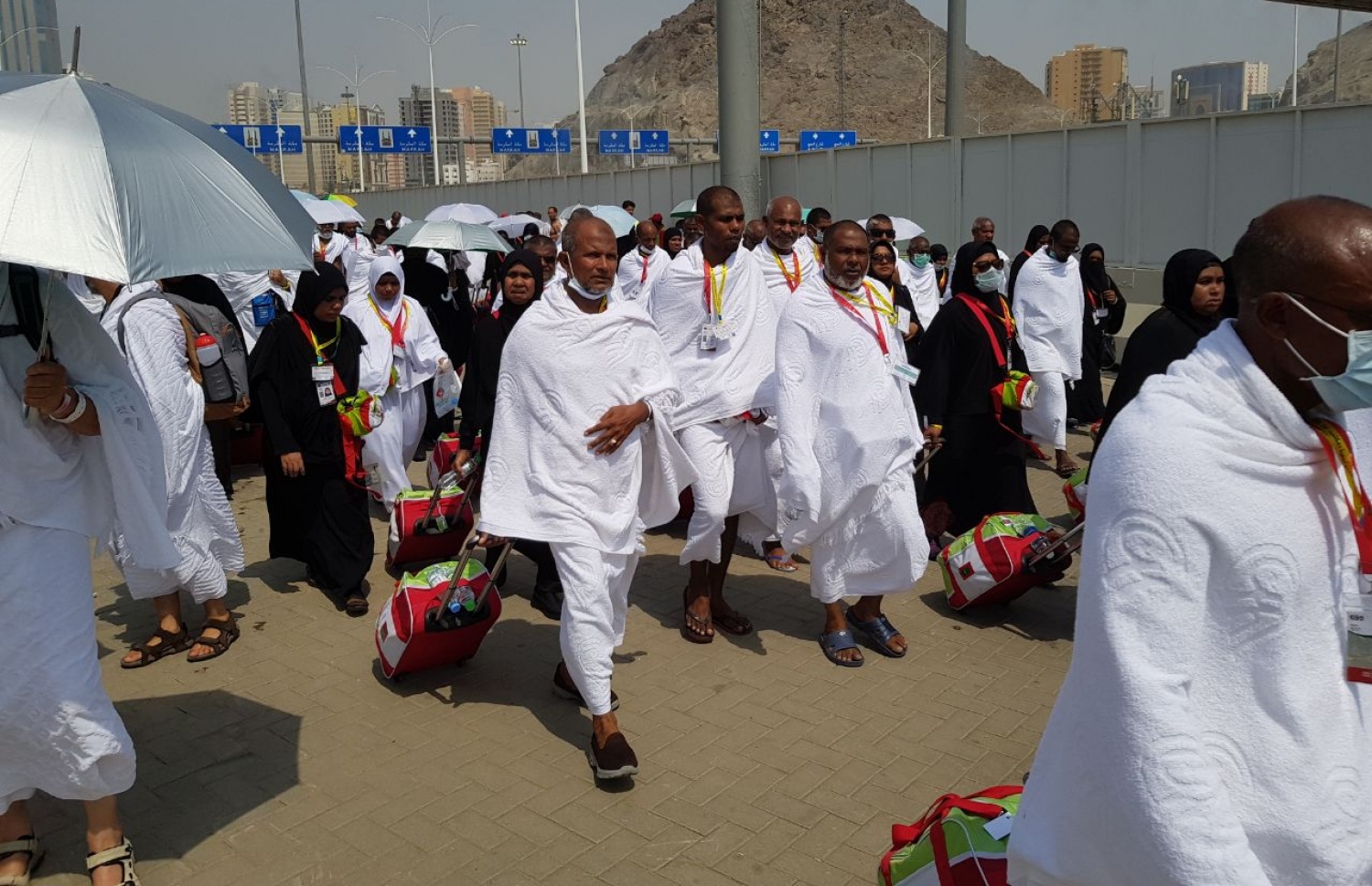 މިނާ: އޮގަސްޓް 30، 2017: ދިވެހި ހައްޖުވެރިން މިނާއަށް ދަނީ.--ފޮޓޯ: އަހުމަދު އަބްދުﷲ ސައީދު /މިހާރު