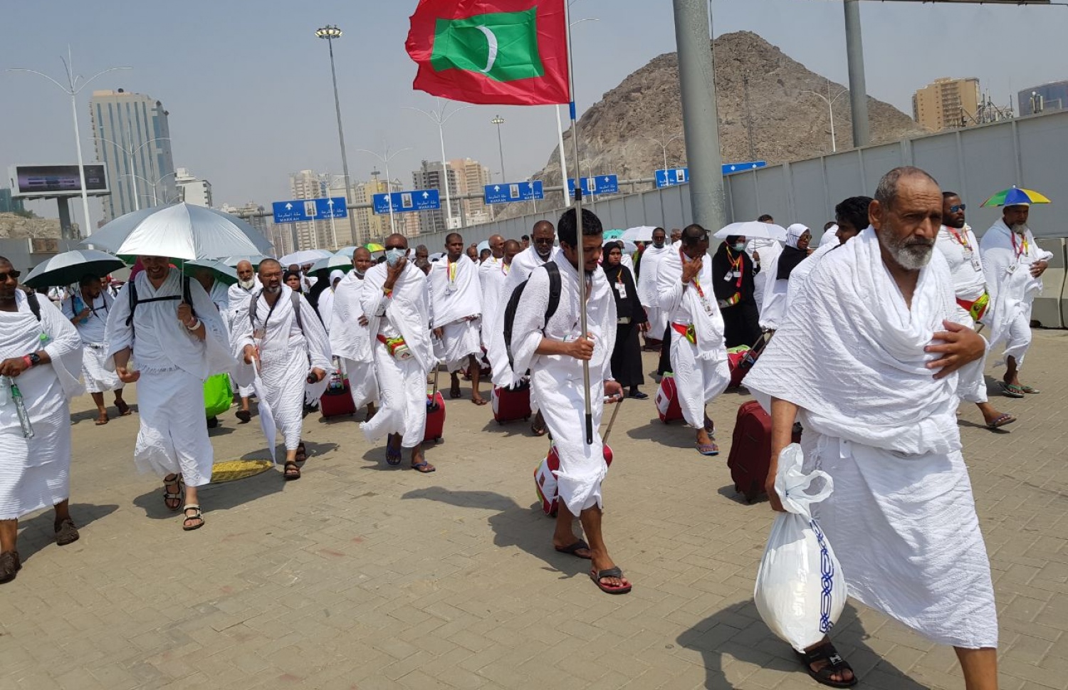 މިނާ: އޮގަސްޓް 30، 2017: ދިވެހި ހައްޖުވެރިން މިނާއަށް ދަނީ.--ފޮޓޯ: އަހުމަދު އަބްދުﷲ ސައީދު /މިހާރު