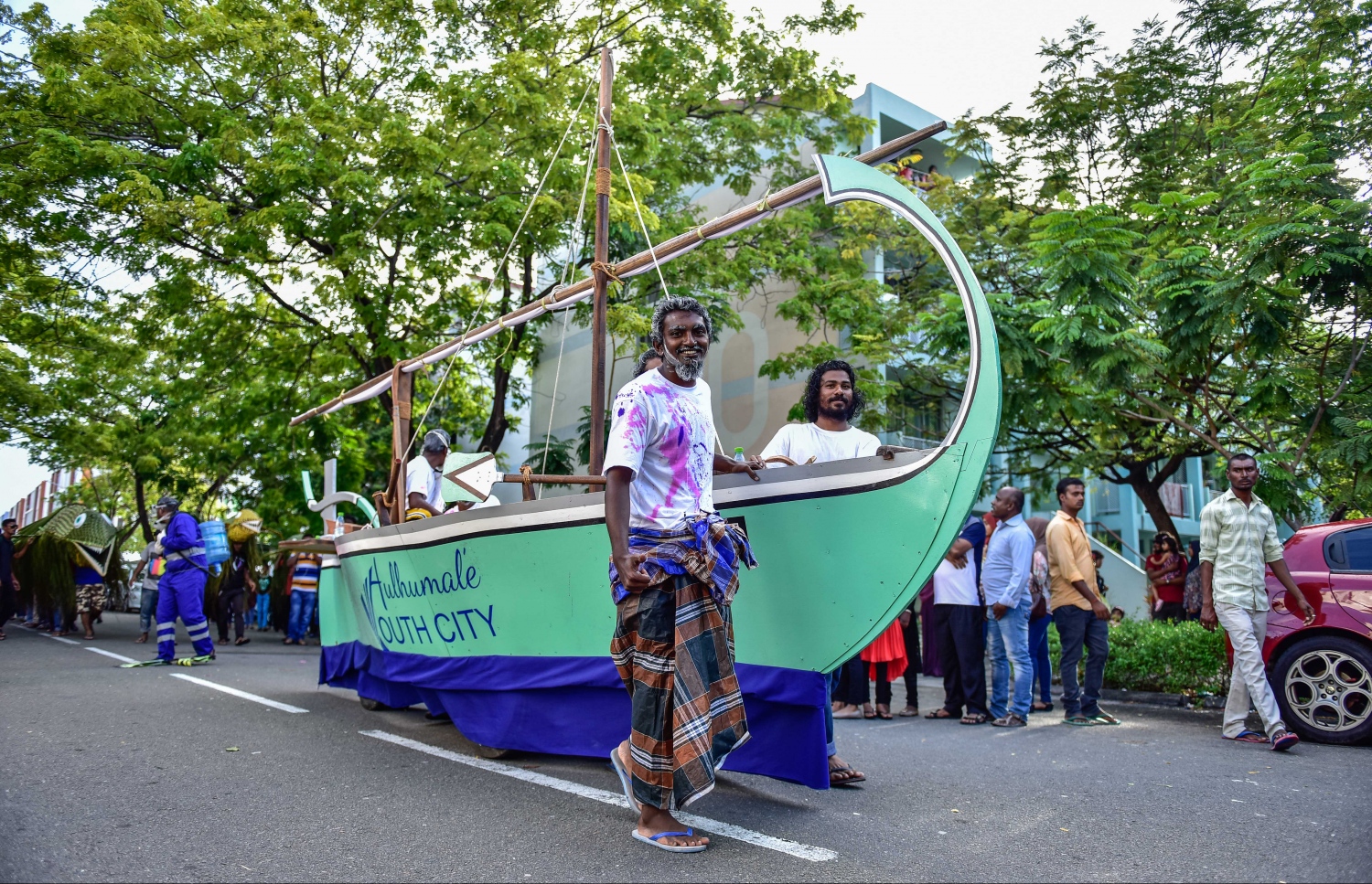 ހުޅުމާލެ: ސެޕްޓެމްބަރ 1، 2017- މި އަހަރުގެ އަޟްހާ އީދު ނުވަތަ ބޮޑު އީދު ދުވަސް ފާހަގަކުރުމަށް ބޭއްވި ސަގާފީ ކުޅިވަރުގެ ޕެރޭޑުގެ ތެރެއިން.---މިހާރު ފޮޓޯ: ހުސެއިން ވަހީދު