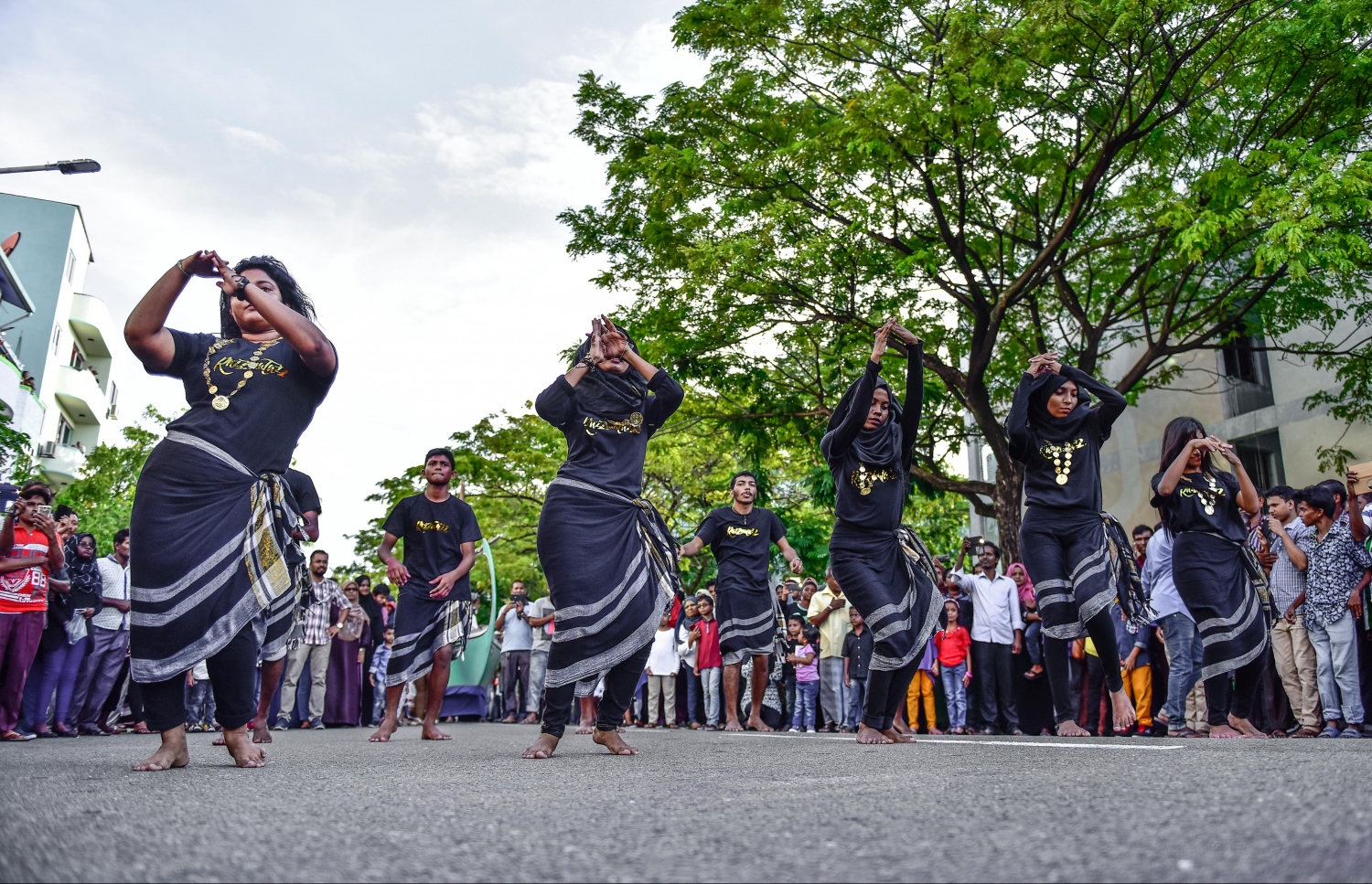 ހުޅުމާލެ: ސެޕްޓެމްބަރ 1، 2017- މި އަހަރުގެ އަޟްހާ އީދު ނުވަތަ ބޮޑު އީދު ދުވަސް ފާހަގަކުރުމަށް ބޭއްވި ސަގާފީ ކުޅިވަރުގެ ޕެރޭޑުގެ ތެރެއިން.---މިހާރު ފޮޓޯ: ހުސެއިން ވަހީދު