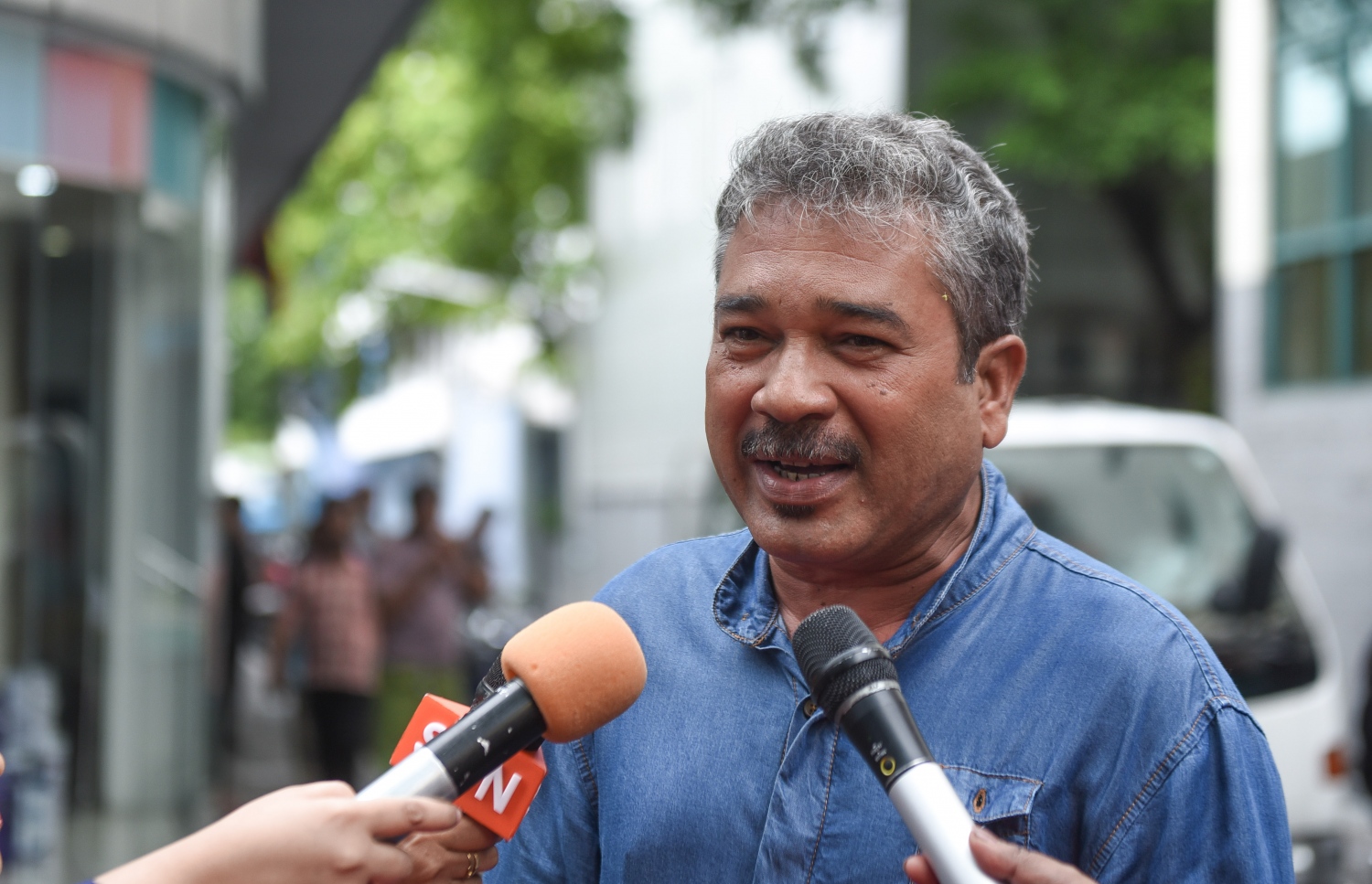 މާލެ، ސެޕްޓެމްބަރު 6، 2017 (ޝްވެކް ސިނަމާ): އަބްދުލްފައްތާހު ޑައިރެކްޓް ކޮށްފައިވާ ދިވެހި ފިލްމު "ހައްދު"ގެ ޕްރިމިއާގައި ބަތޮލާ މުހަންމަދު ރަޝީދު (ދަރާ) .--- ފޮޓޯ: ހުސެއިން ވަހީދު/ މިހާރު