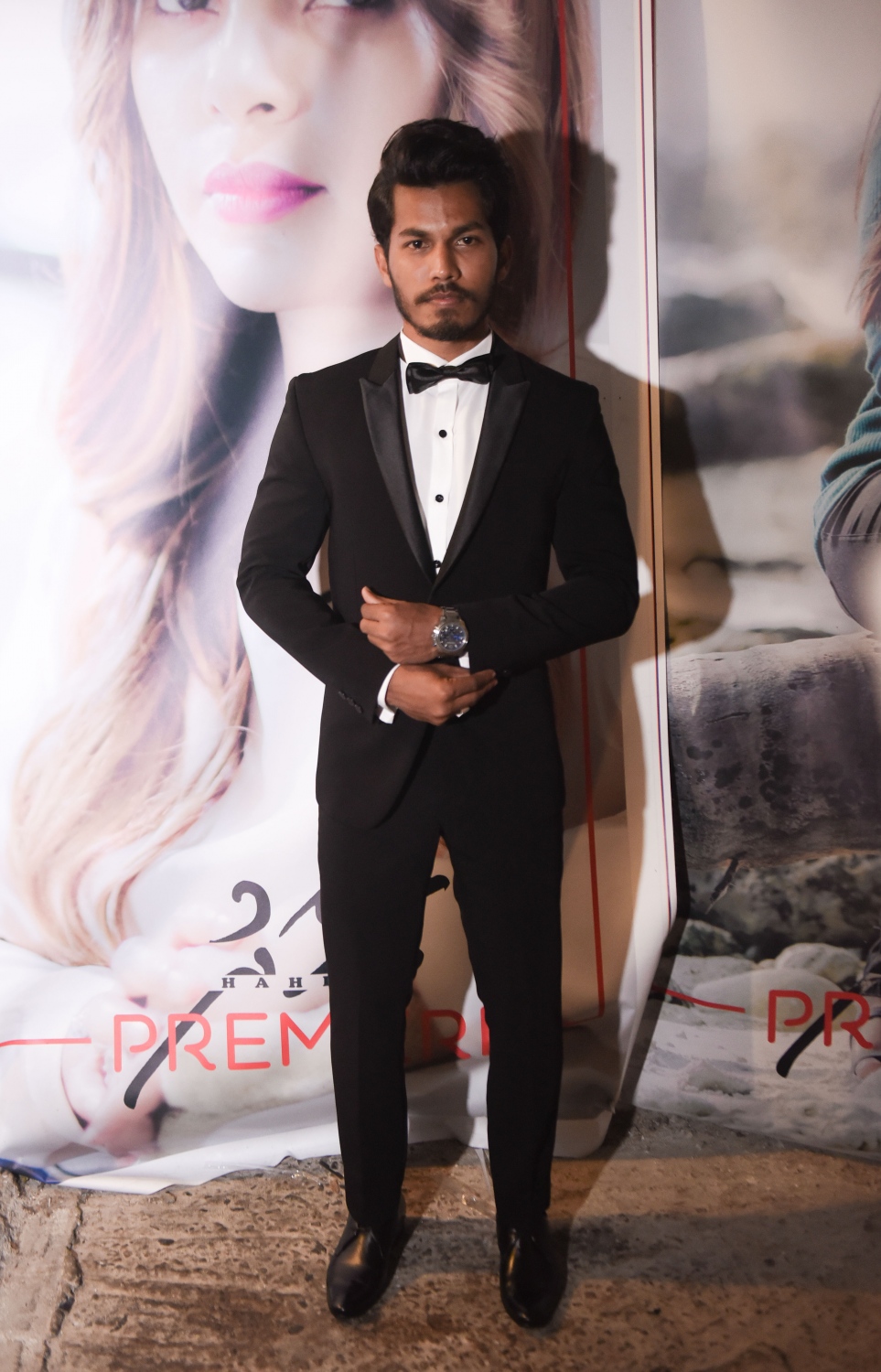 މާލެ، ސެޕްޓެމްބަރު 6، 2017 - އަބްދުލްފައްތާހު ޑައިރެކްޓް ކޮށްފައިވާ ދިވެހި ފިލްމު "ހައްދު"ގެ ޕްރިމިއާގައި "ހައްދު"ގެ ބަތޮލު އަހުމަދު ޝިބާން -- ފޮޓޯ: ހުސެއިން ވަހީދު/ މިހާރު