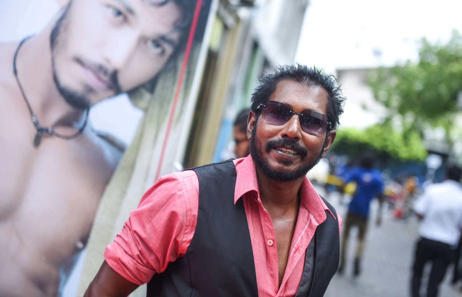 ފައްތާހް: އަބަދު ވެސް މޮޅުކޮށް މަސައްކަތް ކުރަން ބޭނުންވާ ޑައިރެކްޓަރެއް.