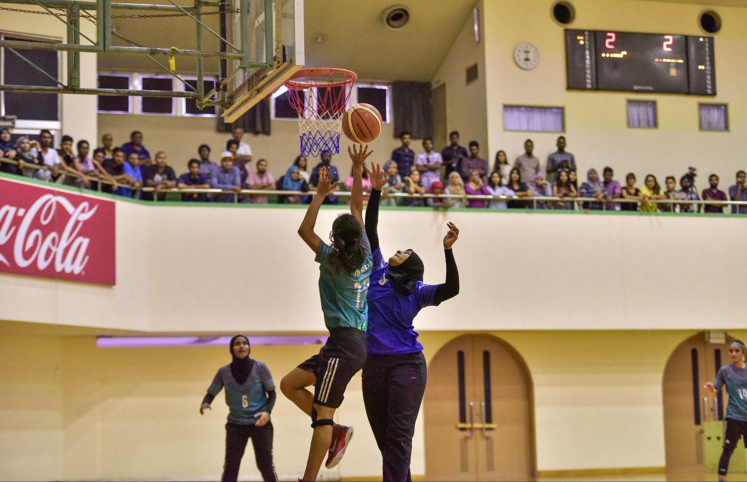 ޓައިޓަންސް އާއި ސައިކްލޯން އިއްޔެ ހަވީރު ފައިނަލުގައި ކުޅެނީ. --ފޮޓޯ: ނިޝާން އަލީ/ މިހާރު