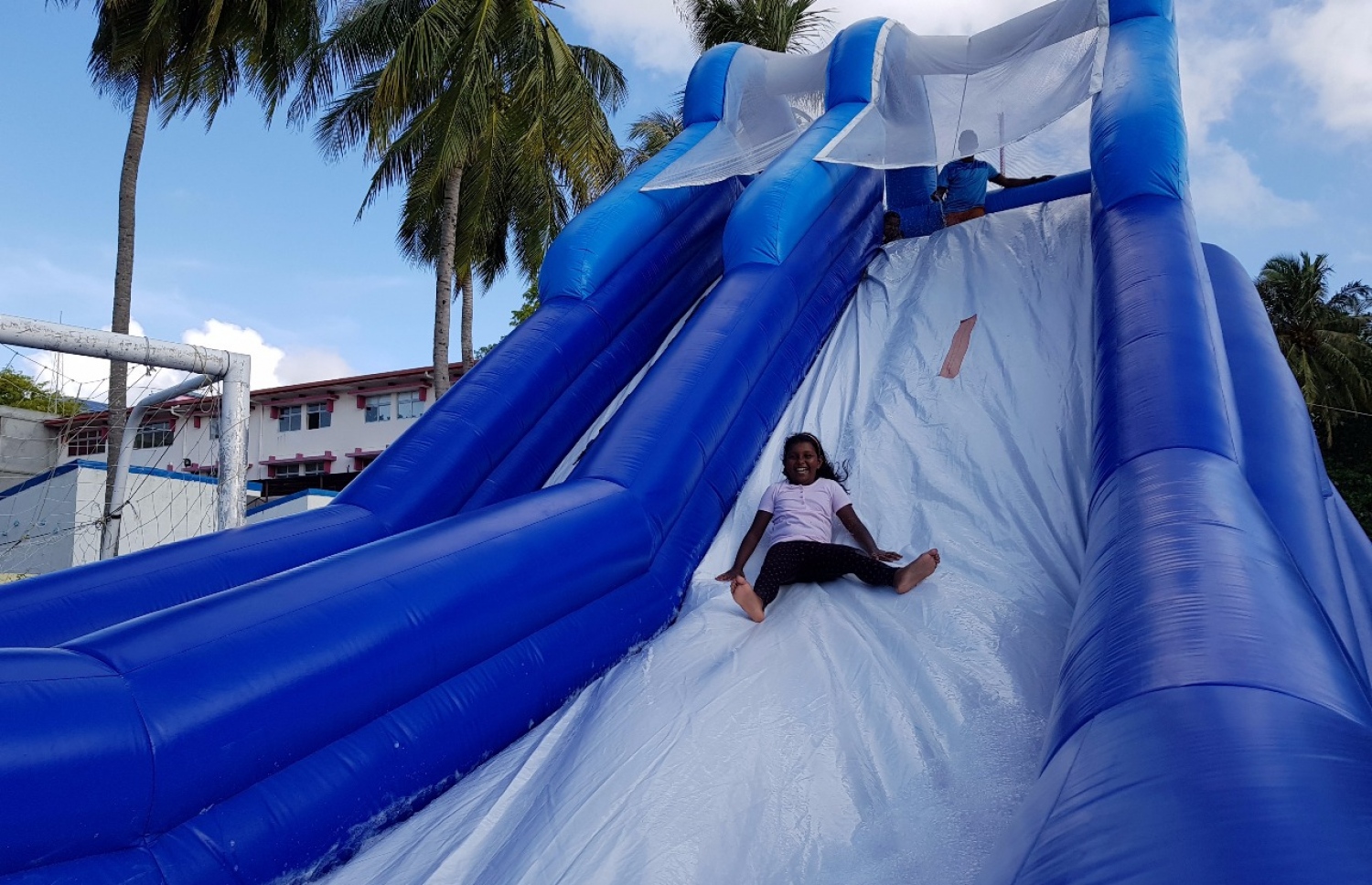 ވިލިމާލެ: ސެޕްޓެމްބަރު 9، 2017- ޕީސް ފައުންޑޭޝަނުން އިންތިޒާމުކޮށްގެން ވިލިމާލޭ ބޯޅަދަނޑުގައި ބޭއްވި "ޕެބްްލްސް" އާއިލީ ހަވީރުގެ ތެރެއިން.--- ފޮޓޯ: އަހުމަދު އަބްދުﷲ ސައީދު/ މިހާރު