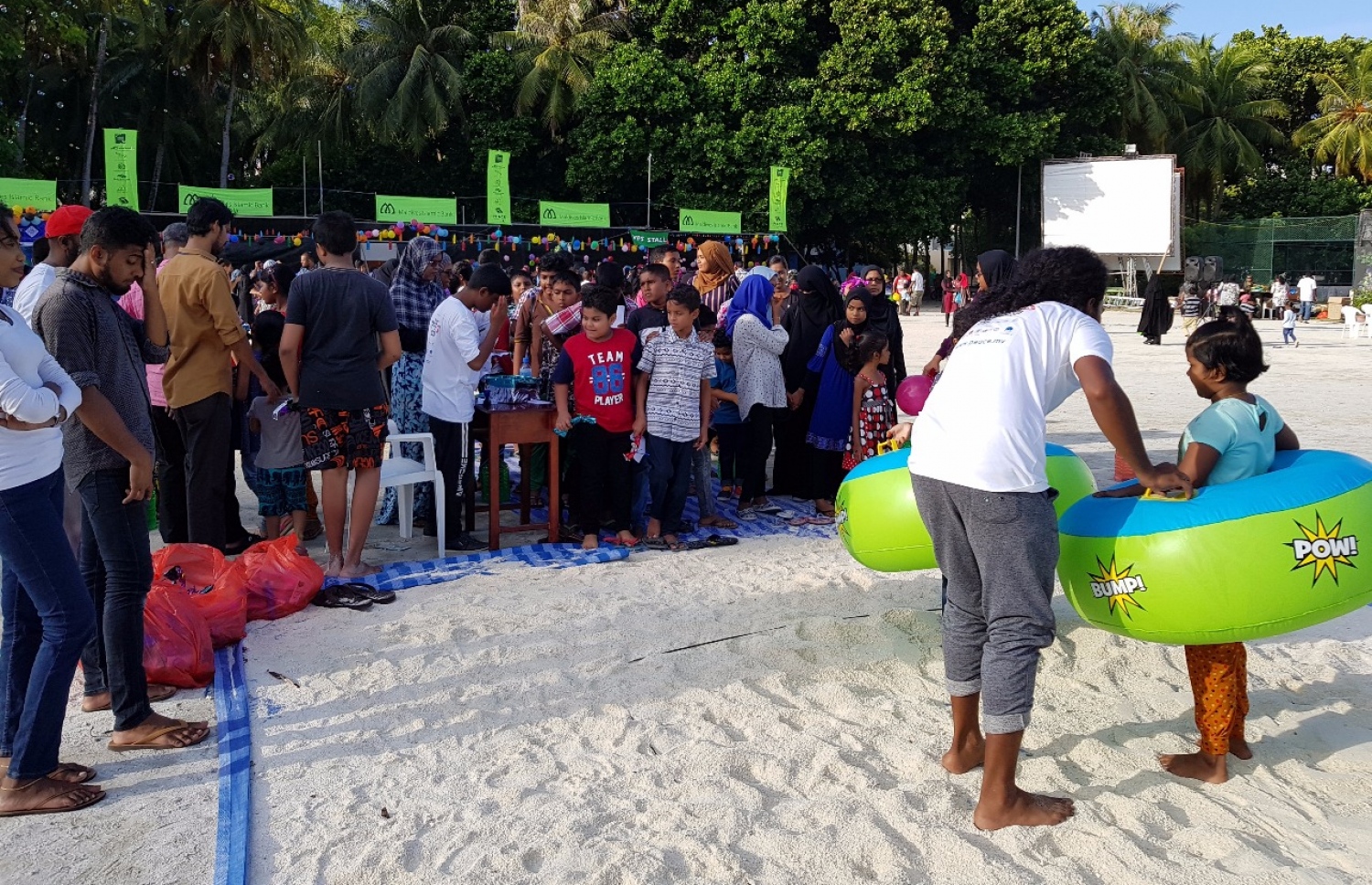 ވިލިމާލެ: ސެޕްޓެމްބަރު 9، 2017- ޕީސް ފައުންޑޭޝަނުން އިންތިޒާމުކޮށްގެން ވިލިމާލޭ ބޯޅަދަނޑުގައި ބޭއްވި "ޕެބްްލްސް" އާއިލީ ހަވީރުގެ ތެރެއިން.--- ފޮޓޯ: އަހުމަދު އަބްދުﷲ ސައީދު/ މިހާރު