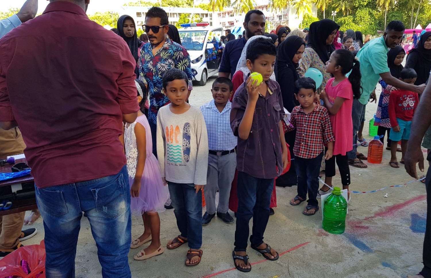 ވިލިމާލެ: ސެޕްޓެމްބަރު 9، 2017- ޕީސް ފައުންޑޭޝަނުން އިންތިޒާމުކޮށްގެން ވިލިމާލޭ ބޯޅަދަނޑުގައި ބޭއްވި "ޕެބްްލްސް" އާއިލީ ހަވީރުގެ ތެރެއިން.--- ފޮޓޯ: އަހުމަދު އަބްދުﷲ ސައީދު/ މިހާރު