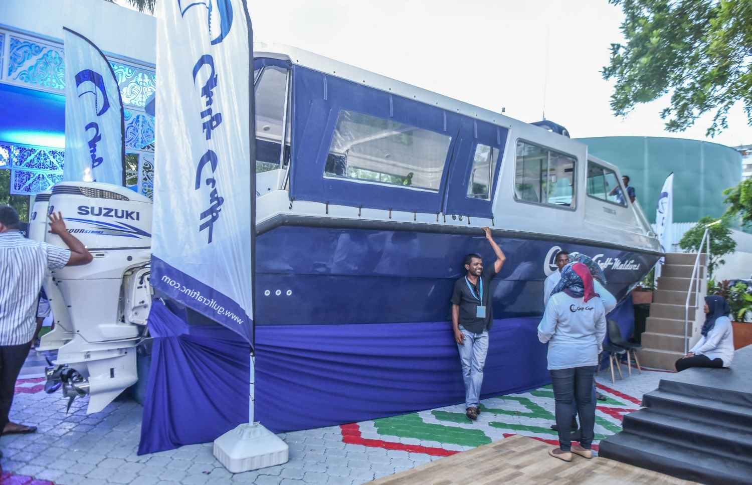 ގަލްފް ކްރާސްޓުގެ ސްޓޯލް: ލޯންޗަށް އަރައިގެން ބަލާލުމުގެ ފުރުސަތު އޮވޭ.-- ފޮޓޯ: މިހާރު/ހުސައިން ވަހީދު