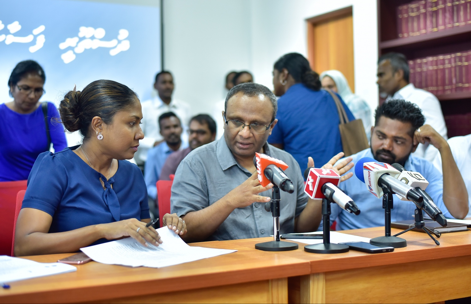 ވަކީލުންތަކެއް ނޫސްވެރިންގެ ބައްދަލުވުމެއްގައި --ފޮޓޯ/މިހާރު
