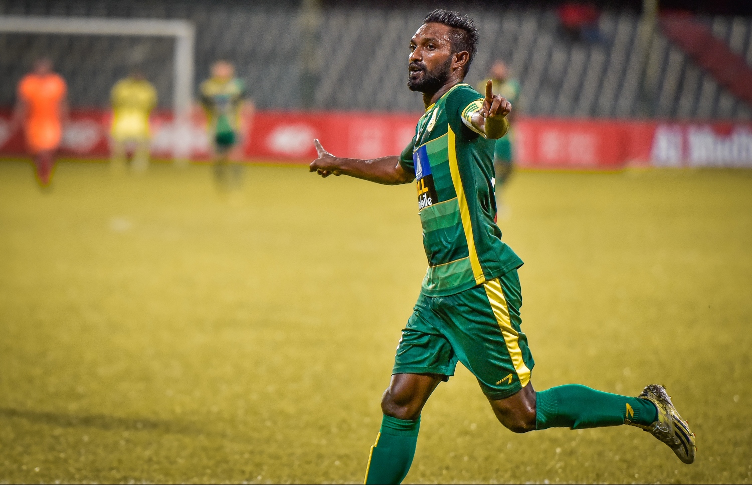 އެންމެ ފަހުން ގްރީން ސްޓްރީޓްސްއާ ދެކޮޅަށް ކުޅުނު މެޗުގައި ލަނޑު ޖެހުމަށް ފަހު އުމެއިރު އުފާފާޅުކުރަނީ.-- ފޮޓޯ: ނިޝާން އަލީ/ މިހާރު