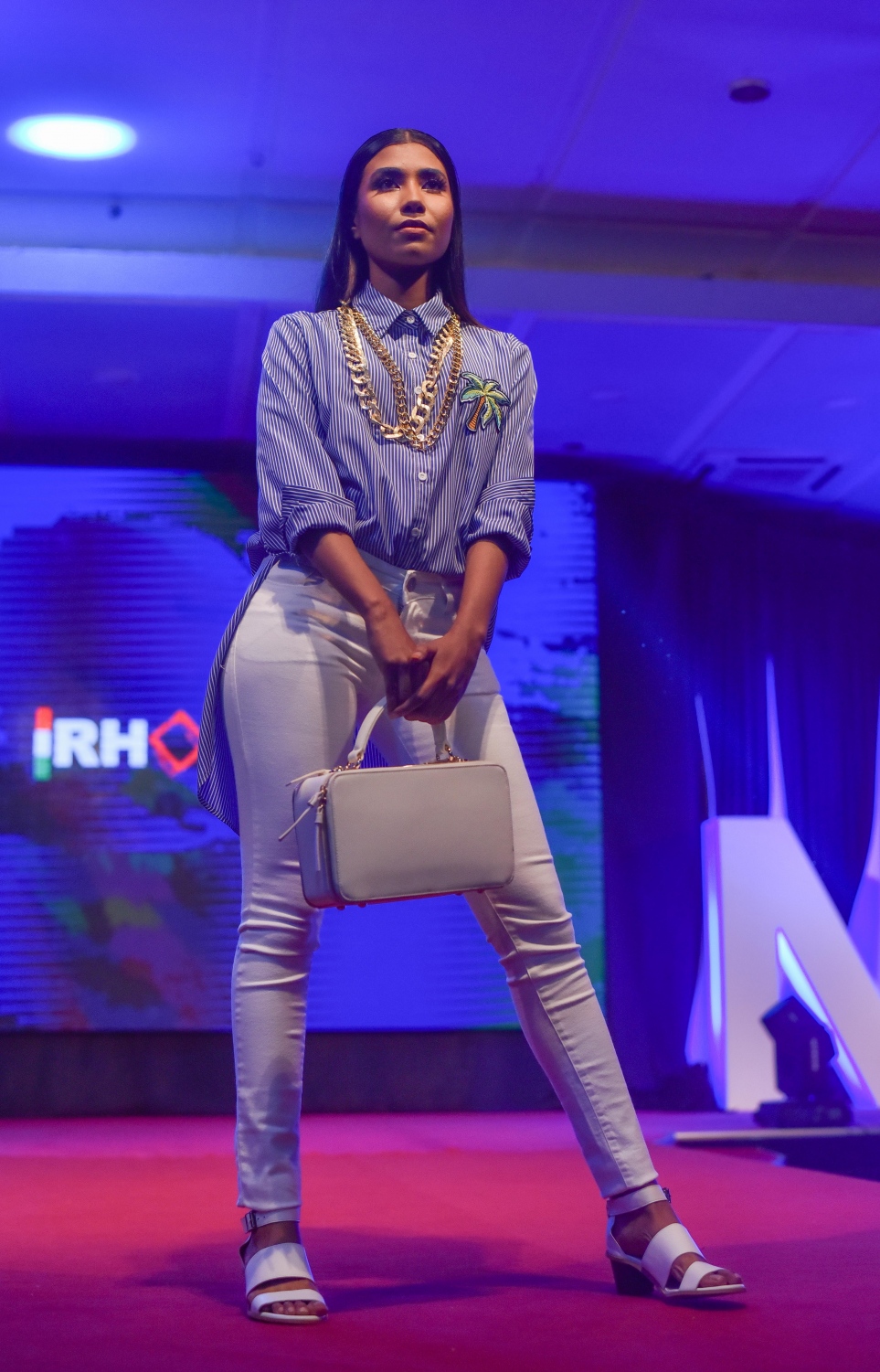 "މެރިން ވޯކް"ގެ މޮޑެލް އެއް.-- ފޮޓޯ: މިހާރު/ހުސައިން ވަހީދު