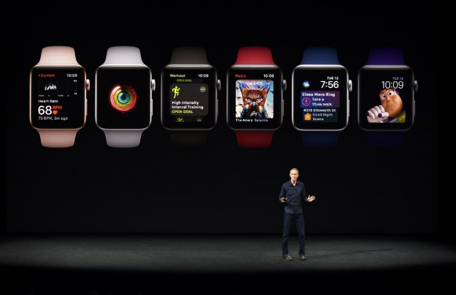 އެޕަލްގެ އާ އުފެއްދުންތައް ދައްކާލުމަށް، ކެލިފޯނިއާގެ ކަޕަޓީނޯގައި ހުންނަ އެ ކުންފުނީގެ އާ ކެމްޕަސްގައ ސެޕްޓެމްބަރު 12، 2017 ގައި ބޭއްވި ހާއްސަ ހަފުލާގައި އުފެއްދުންތަކާ ބެހޭ މައުލޫމާތު ދެނީ. -- ފޮޓޯ: އޭއެފްޕީ