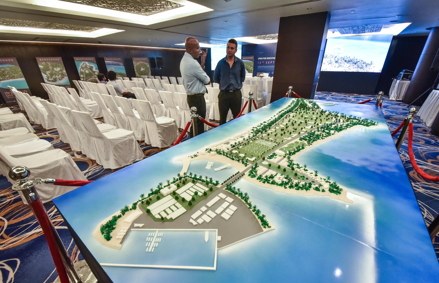 ބަރެސްދޫ ޕްރޮޖެކްޓްގެ ނަމޫނާއެއް: އެ ޕްރޮޖެކްޓްގެ މަސައްކަތް ނުފަށާ ކޮންޓެކްޓަރަށް ފައިސާ ދިން މައްސަލަ ވަނީ ފެންމަތިވެފައި-- ފޮޓޯ: މިހާރު