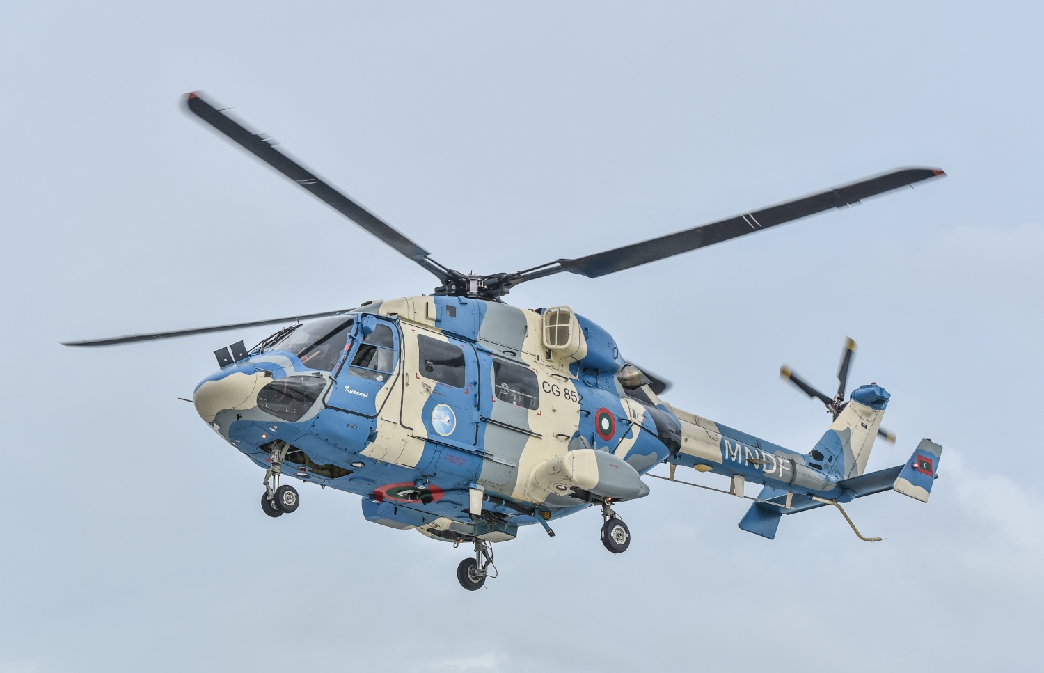 އެމްއެންޑީއެފްގެ ކުރަނގި ހެލިކޮޕްޓަރު..---ފޮޓޯ: ހުސެއިން ވަހީދު/މިހާރު