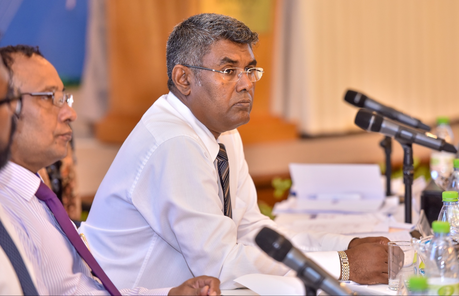 ބަނޑޮސް ރިސޯޓް: ސެޕްޓެމްބަރު 14، 2017- ފަނޑިޔާރުންގެ މަހާސިންތާގެ މިއަދުގެ ސެޝަންގެ ތެރެއިން: މި މަހާސިންތާ ފެށުމުގެ ރަސްމިއްޔާތުގައި އުއްތަމަ ފަނޑިޔާރު އަބްދުﷲ ސައީދު ވިދާޅުވީ އިލެކްޓްރޯކިން ނިޒާމެއް މެދުވެރިކޮށް ކޯޓުތަކަށް މައްސަލަ ހުށަހެޅޭނެ ގޮތެއް ހެދުމުގެ މަސައްކަތް ކުރަމުން އަންނަ ކަމަށް.---ފޮޓޯ: ނިޝާން އަލީ/މިހާރު