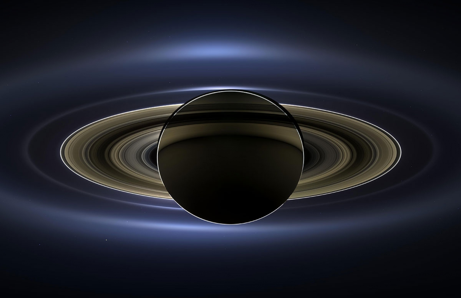 ޖުލައި 13، 2013 ގައި ކެސީނީ ވަނީ ސެޓާންގެ ހިޔަނީގެ ތެރެއިން ހުރަސްކޮށްފަ އެވެ. ރިންގުތަކުގެ ދޭތެރެއިން އަވި ފޭދިފައިވާ ތަނުގެ ފޮޓޯތަކެއް އެ އުޅަނދުގެ ކެމެރާ އިން ނެގި އެވެ. މި މަންޒަރު ތައްޔާރުކޮށްފައި އެވަނީ އޭގެ 141 ފޮޓޯ ބޭނުންކޮށްގެންނެވެ.