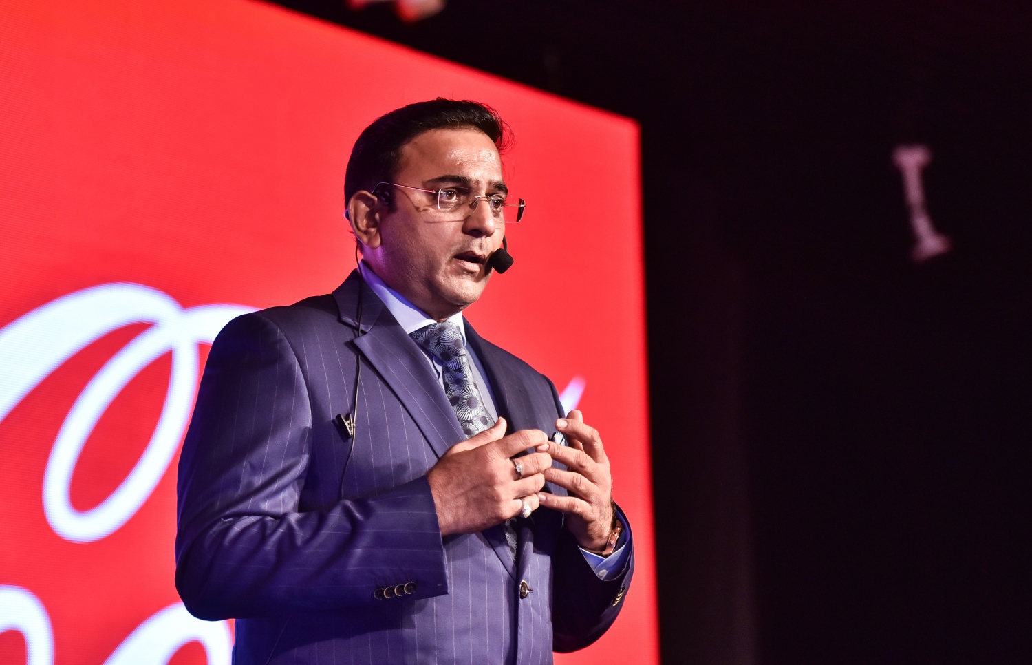 ސެޕްޓެމްބަރު 16، 2017- ކޮކާ ކޯލާގެ އުފެއްދުންތަކަށް އޮންލައިންކޮށް އޯޑަރު ކުރެވޭ "ކޯކް 2 ހޯމް" އެޕްލިކޭޝަން ލޯންޗު ކުރުމަށް ބޭއްވި ހަފްލާގެ ތެރެއިން.---ފޮޓޯ: ހުސެއިން ވަހީދު/މިހާރު