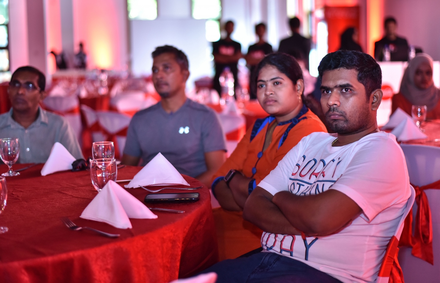 ސެޕްޓެމްބަރު 16، 2017- ކޮކާ ކޯލާގެ އުފެއްދުންތަކަށް އޮންލައިންކޮށް އޯޑަރު ކުރެވޭ "ކޯކް 2 ހޯމް" އެޕްލިކޭޝަން ލޯންޗު ކުރުމަށް ބޭއްވި ހަފްލާގެ ތެރެއިން.---ފޮޓޯ: ހުސެއިން ވަހީދު/މިހާރު