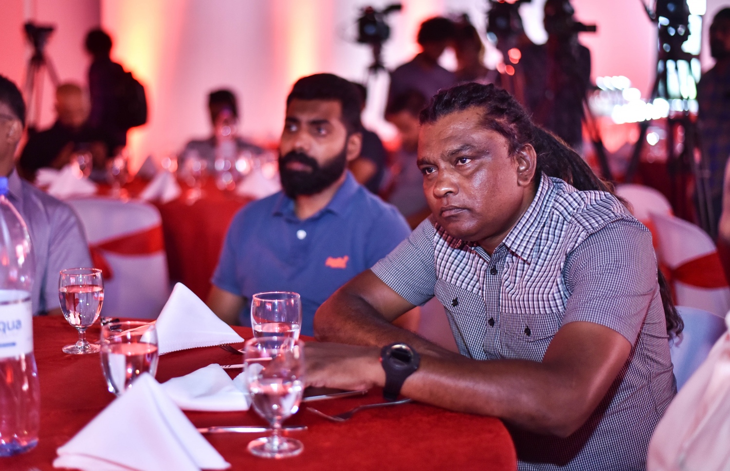 ސެޕްޓެމްބަރު 16، 2017- ކޮކާ ކޯލާގެ އުފެއްދުންތަކަށް އޮންލައިންކޮށް އޯޑަރު ކުރެވޭ "ކޯކް 2 ހޯމް" އެޕްލިކޭޝަން ލޯންޗު ކުރުމަށް ބޭއްވި ހަފްލާގެ ތެރެއިން.---ފޮޓޯ: ހުސެއިން ވަހީދު/މިހާރު