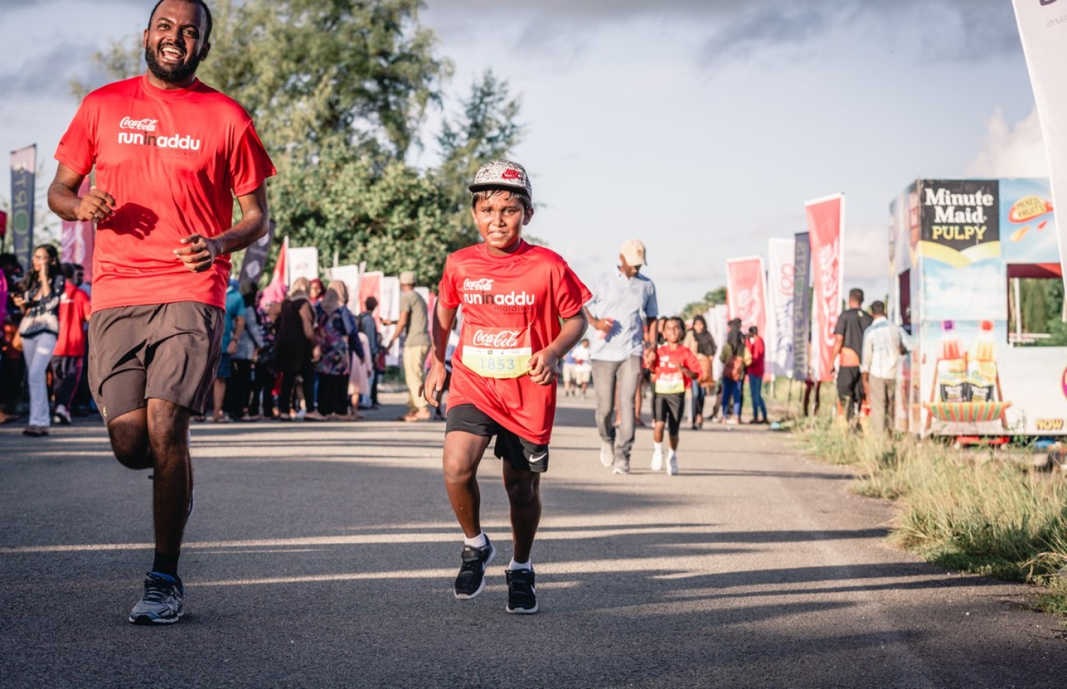 ހިތަދޫ، އައްޑޫ ސިޓީ (ސެޕްޓެމްބަރު 17) – ކޮކާކޯލާ ޓީއެފްޖީ "ރަން އިން އައްޑޫ" އިވެންޓުގެ ތެރެއިން. –ފޮޓޯ: އިބްރާހިމް އުޝާފަތު