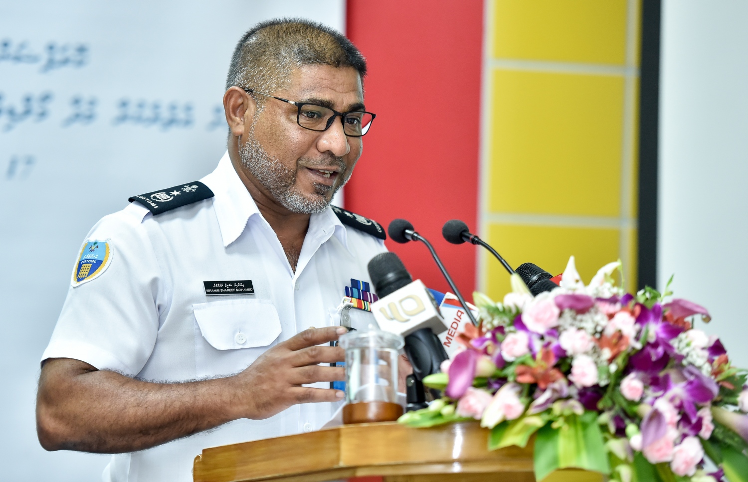 ކަސްޓަމްސްއާ ބެހޭ ގޮތުން އޭސީސީން ތައްޔާރުކުރި ރިޕޯޓު ނެރުމަށް ބޭއްވި ރަސްމިއްޔާތުގައި ކޮމިޝަނާ ޝަރީފް ވާހަކަދައްކަވަނީ. ފޮޓޯ: ނިޝާން އަލީ /މިހާރު