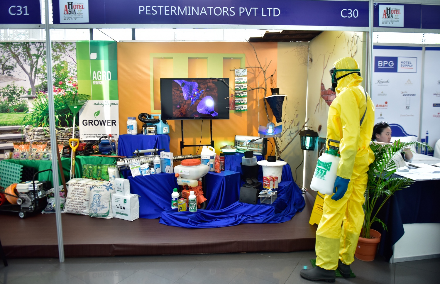 ފެއާގެ ސްޓޯލެއް: ފެއާ އާއި މެދު ހިތްހަމަ ޖެހޭ ކަމަށް ކުންފުނިތަކުން ބުނޭ.-- ފޮޓޯ: މިހާރު