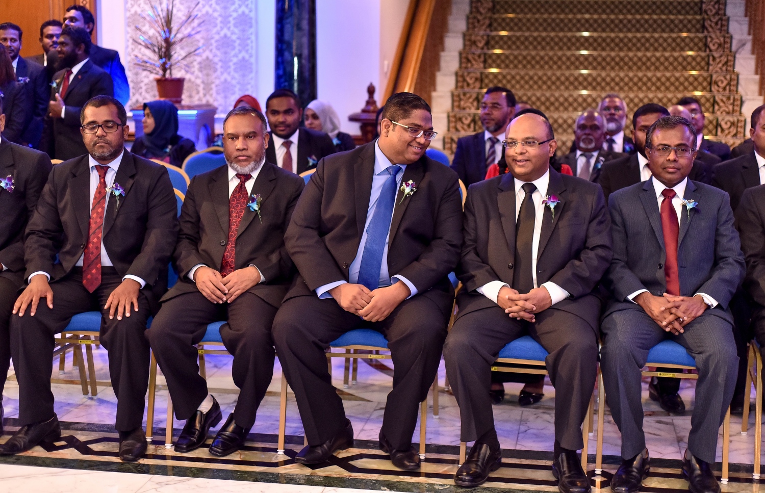 މާލެ: ސެޕްޓެމްބަރު 18، 2017- ސުޕްރީމް ކޯޓުގެ އަހަރީ ދުވަސް ފާހަގަކުރުމަށް އެ ކޯޓުގައި ބޭއްވި ބައްދަލުވުމުގައި އުއްތަމަ ފަނޑިޔާރު އަބްދުﷲ ސައީދާއި ބަންޑާރަ ނައިބު އަނިލް އާއި ގާނޫނީ ދާއިރާގެ ބައެއް އެހެން ބޭފުޅުން ބައިވެރިވެވަޑައިގަންނަވަނީ.---މިހާރު ފޮޓޯ: ނިޝާން އަލީ