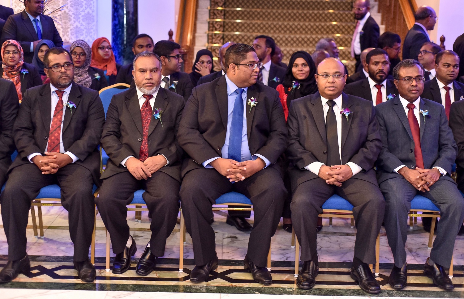 މާލެ: ސެޕްޓެމްބަރު 18، 2017- ސުޕްރީމް ކޯޓުގެ އަހަރީ ދުވަސް ފާހަގަކުރުމަށް އެ ކޯޓުގައި ބޭއްވި ބައްދަލުވުމުގައި އުއްތަމަ ފަނޑިޔާރު އަބްދުﷲ ސައީދާއި ބަންޑާރަ ނައިބު އަނިލް އާއި ގާނޫނީ ދާއިރާގެ ބައެއް އެހެން ބޭފުޅުން ބައިވެރިވެވަޑައިގަންނަވަނީ.---މިހާރު ފޮޓޯ: ނިޝާން އަލީ