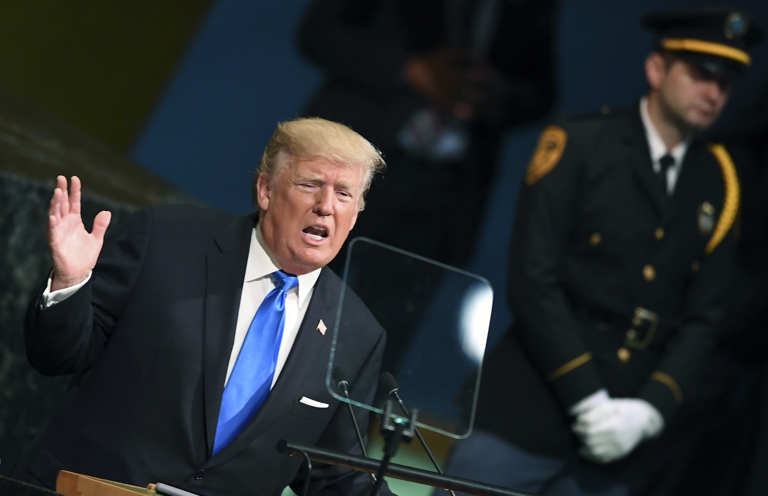 އދ.ގެ ޖެނެރަލް އެސެމްބްލީގެ ބައްދަލުވުމުގައި ރައީސް ޑޮނަލްޑް ޓްރަމްޕް ތަގްރީރު ދެއްވަނީ. --ފޮޓޯ:އޭއެފްޕީ