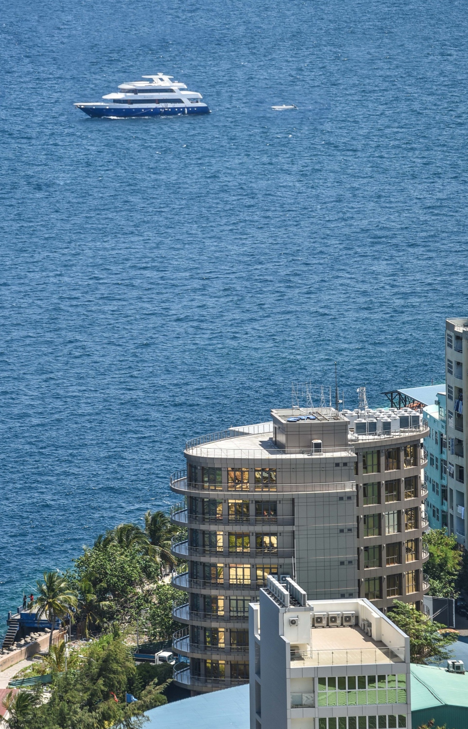 މާލޭގެ އުތުރު ފަރާތުގައި އިމާރާތް ކޮށްފައިވާ އެސްޓީއޯގެ އިމާރާތާ އެކު ފެންނަ ހިތްގައިމު މަންޒަރެއް.---ފޮޓޯ: ހުސެއިން ވަހީދު/މިހާރު