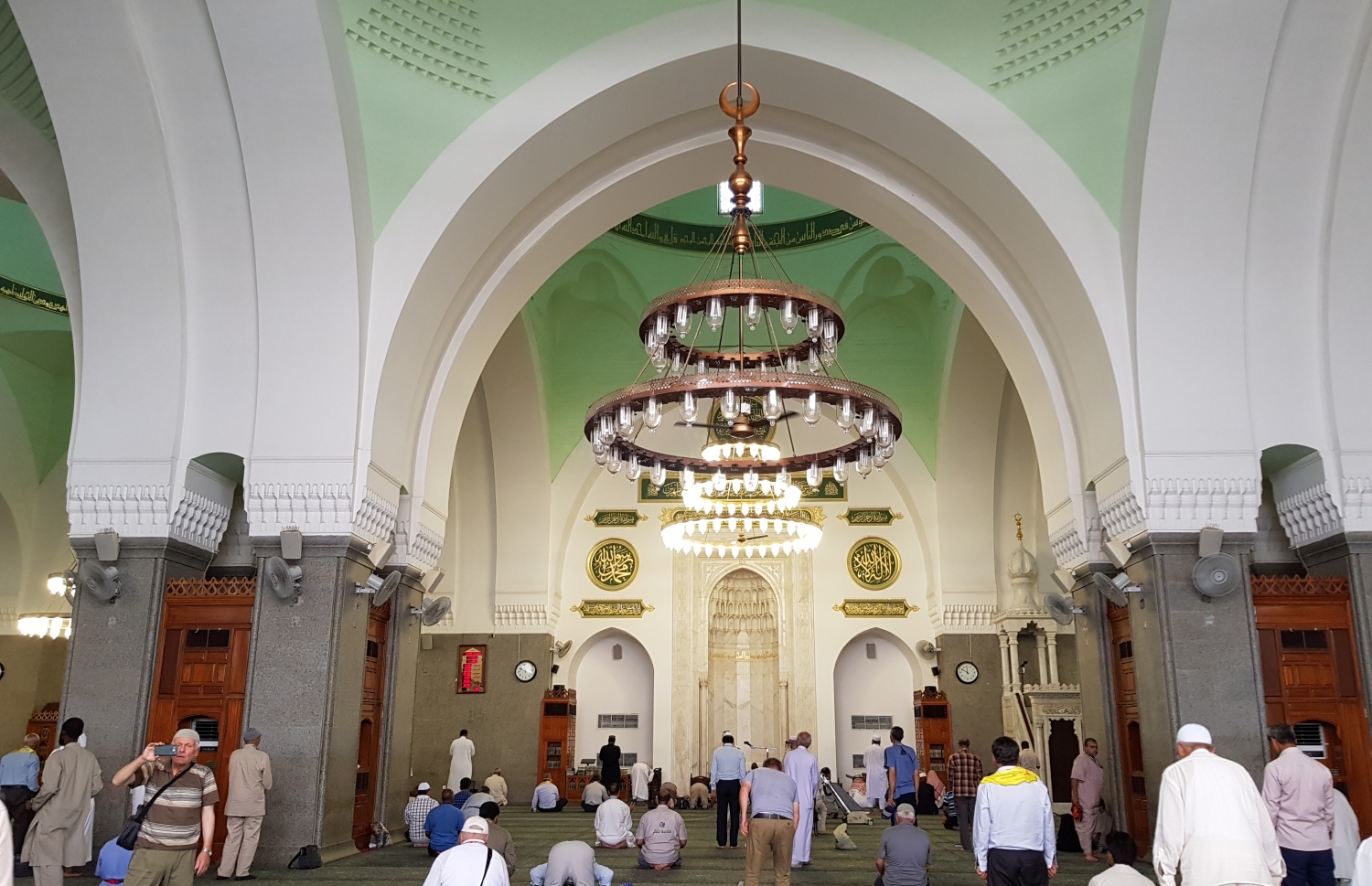 ކީރިތި ރަސޫލާ މަދީނާ އަށް ކުރެއްވި ހިޖްރައިގެ ދަތުރުފުޅުގައި ބިނާ ކުރެއްވި ގުބާ މިސްކިތް: އިސްލާމް ދީން ފާޅުވުމަށް ފަހު ފުރަތަމަ ބިނާކުރި މި މިސްކިތް މިހާރު ވަނީ ޒަމާނީ ފެންވަރަށް ތަރައްގީ ކޮށްފައި. --ފޮޓޯ: އަހްމަދު އަބްދުﷲ ސައީދު/މިހާރު