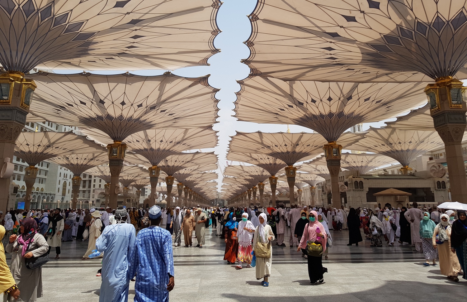 ކީރިތި ރަސޫލާ ހިޖްރަ އަށް ފަހު ދިރިއުޅުއްވި ގެކޮޅު ހިމެނޭ ގޮތަށް މަދީނާގައި ބިނާކޮށްފައިވާ މަސްޖިދުއް ނަބަވީ. --ފޮޓޯ: އަހްމަދު އަބްދުﷲ ސައީދު/މިހާރު