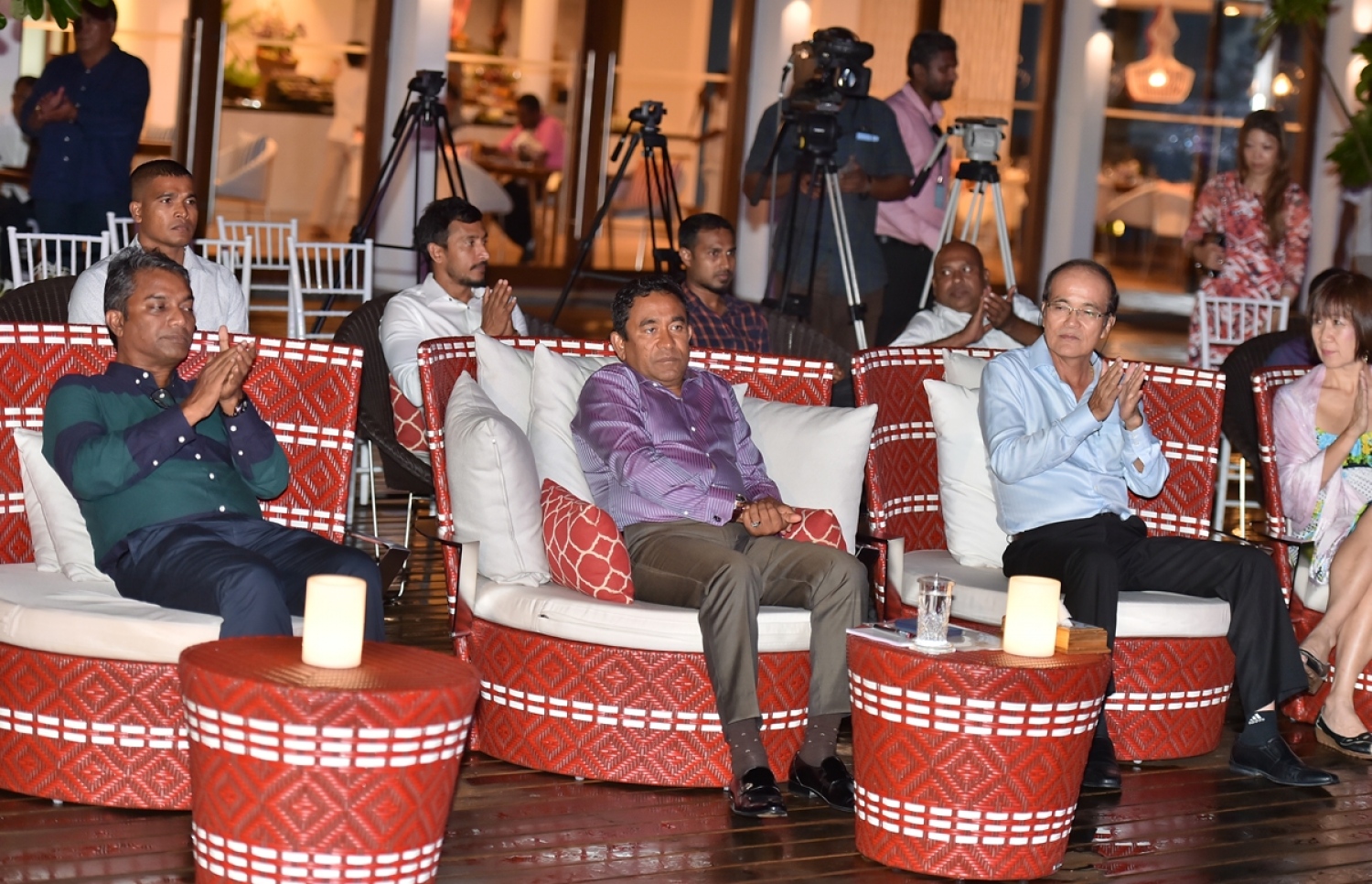 މާކިއޯ ކޫއްޑޫ ހޮޓެލް: ސެޕްޓެމްބަރު 25، 2017- ގއ. ކޫއްޑޫގައި ގާއިމްކުރި މާކިއޯ ކޫއްޑޫ ހޮޓެލް ރަސްމީކޮށް ހުޅުވުމަށް ބޭއްވި ރަސްމިއްޔާތުގައި ރައީސް ޔާމީން (މ) ބައިވެރިވެވަޑައިގަންނަވަނީ.---ފޮޓޯ: ރައީސް އޮފީސް