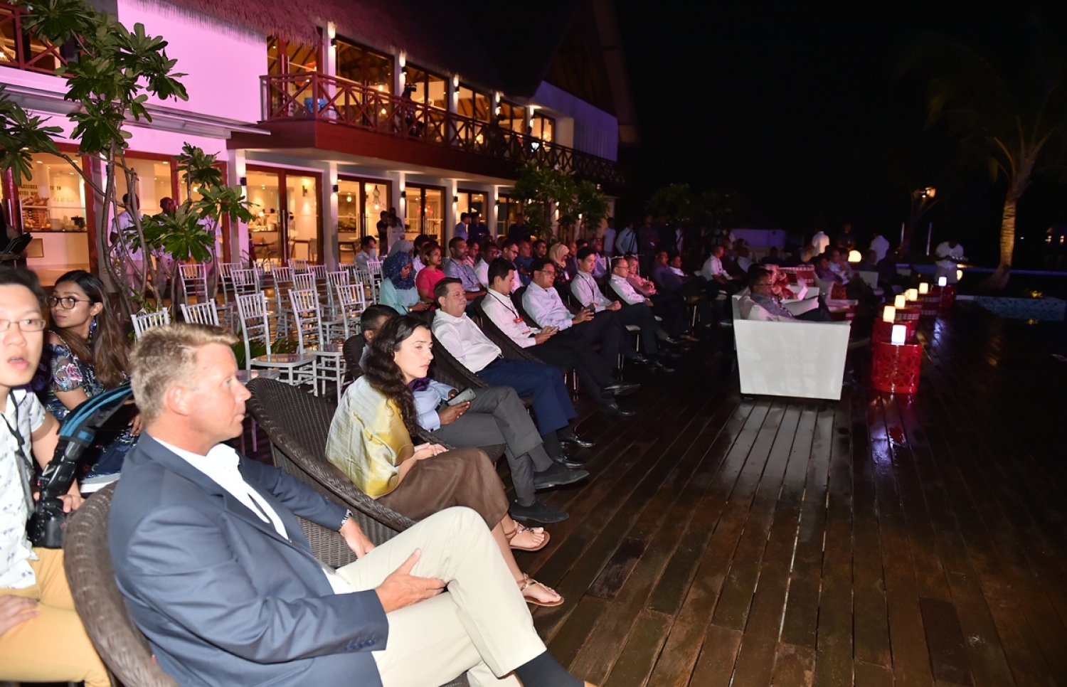 މާކިއޯ ކޫއްޑޫ ހޮޓެލް: ސެޕްޓެމްބަރު 25، 2017- ގއ. ކޫއްޑޫގައި ގާއިމްކުރި "މާކިއޯ ކޫއްޑޫ ހޮޓެލް" ރަސްމީކޮށް ހުޅުވުމަށް ބޭއްވި ރަސްމިއްޔާތު.---ފޮޓޯ: ރައީސް އޮފީސް