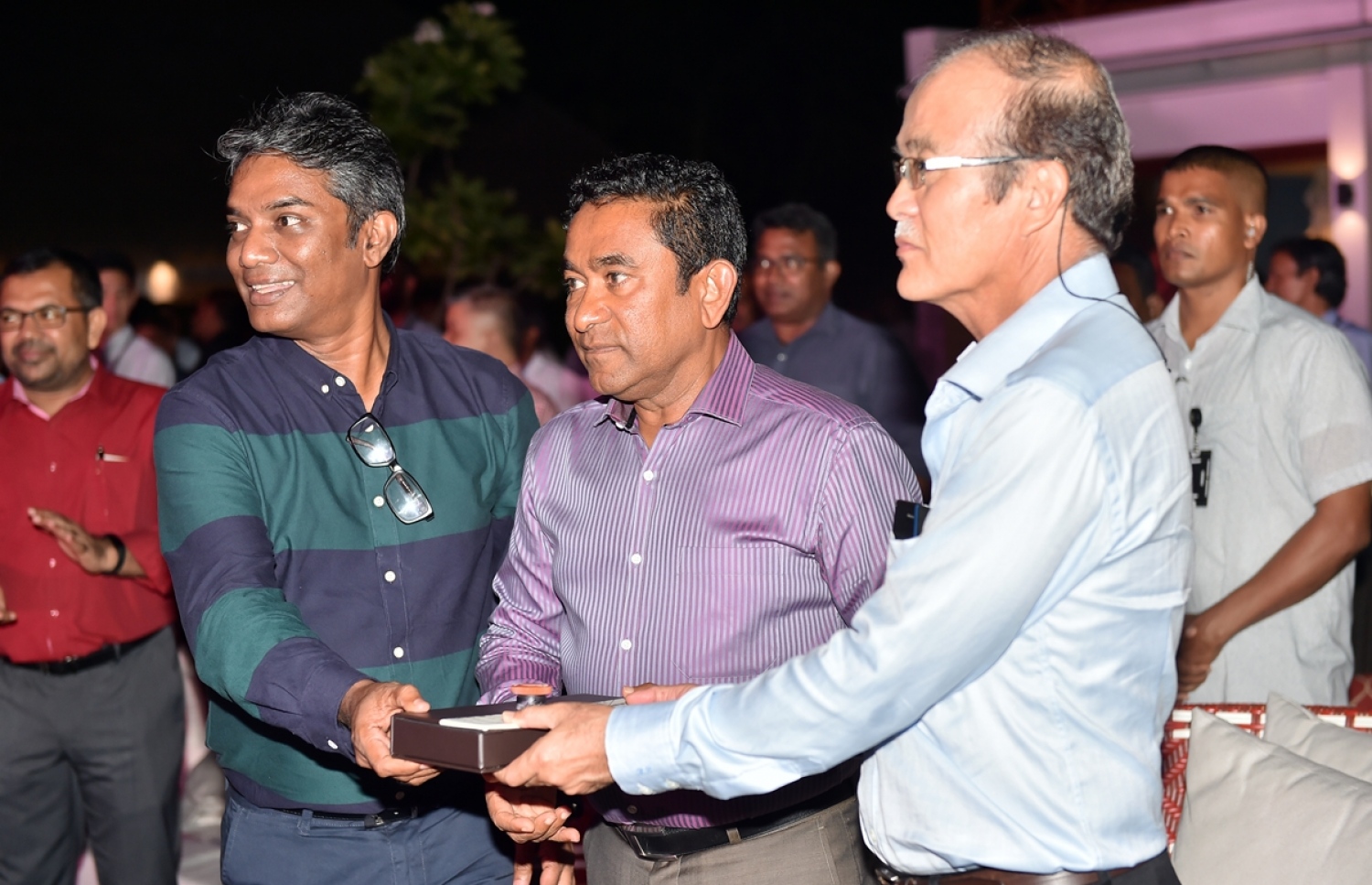 މާކިއޯ ކޫއްޑޫ ހޮޓެލް: ސެޕްޓެމްބަރު 25، 2017- ގއ. ކޫއްޑޫގައި ގާއިމްކުރި "މާކިއޯ ކޫއްޑޫ ހޮޓެލް" ރައީސް ޔާމީން ރަސްމީކޮށް ހުޅުއްވައި ދެއްވަނީ.---ފޮޓޯ: ރައީސް އޮފީސް