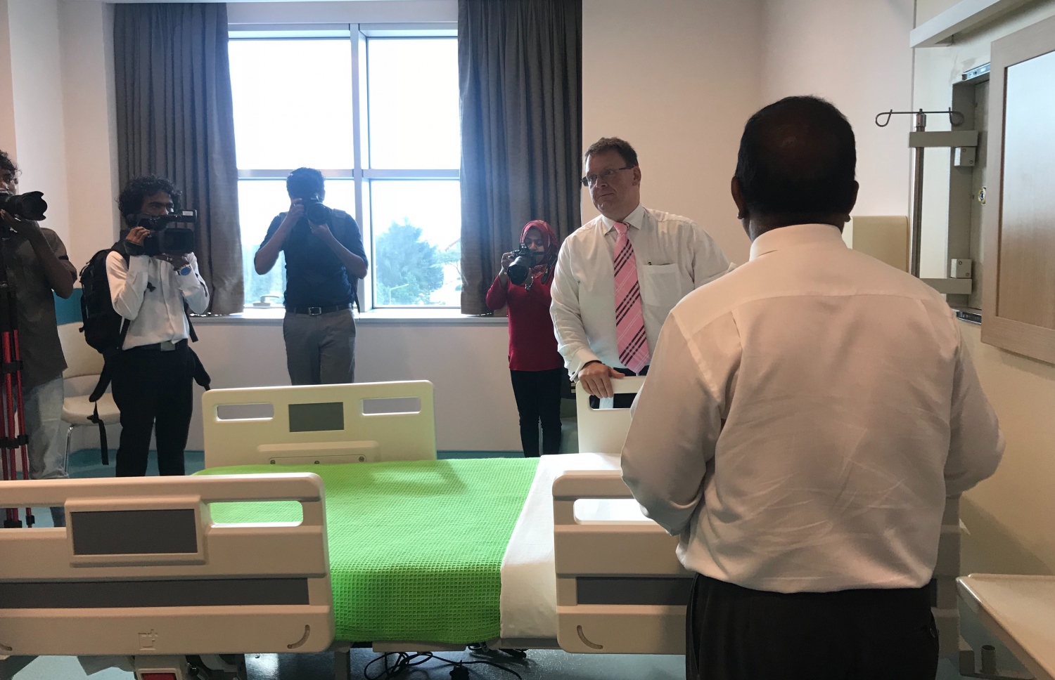 ޓްރީ ޓޮޕް ހޮސްޕިޓަލުގައި ބަލި މީހުންނަށް ހާއްސަ ކޮޓަރިއެއް ހެލްތު މިނިސްޓަރަށާއި ނޫސްވެރިންނަށް މިއަދު ދައްކާލަނީ. -- ފޮޓޯ: އަބްދުﷲ ޖަމީލު /މިހާރު