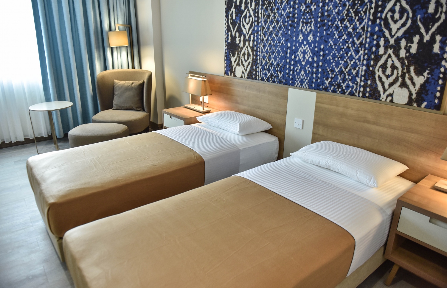 ހުޅުމާލެ: ސެޕްޓެމްބަރު 28، 2017- މަޝްހޫރު ވިޔަފާރިވެރިންތަކެއް ހިއްސާވާ ޓްރީ ޓޮޕް އިންވެސްޓްމަންޓުން ހުޅުމާލޭގައި އަލަށް ހެދި ޓްރީ ޓޮޕް ހޮސްޕިޓަލު އިމާރާތްކުރުމުގެ ހުރިހާ މަސައްކަތެއް ނިމި ހުޅުވަން ތައްޔާރުވެފައި.---ފޮޓޯ: ހުސެއިން ވަހީދު/މިހާރު