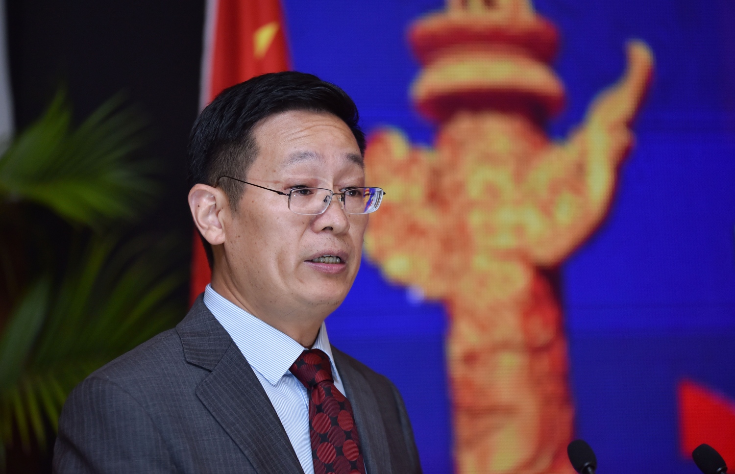 ސެޕްޓެމްބަރު 28، 2017- ރާއްޖެ އާއި ޗައިނާއާ ދެމެދު އޮތް ގުޅުމަށް 45 އަހަރު ފުރުން ފާހަގަކުރުމަށާއި އެ ގައުމުގެ 68 ވަނަ ގައުމީ ދުވަސް ފާހަގަކުރުމަށް ބޭއްވި ހަފުލާގެ ތެރެއިން.---މިހާރު ފޮޓޯ: ހުސެއިން ވަހީދު