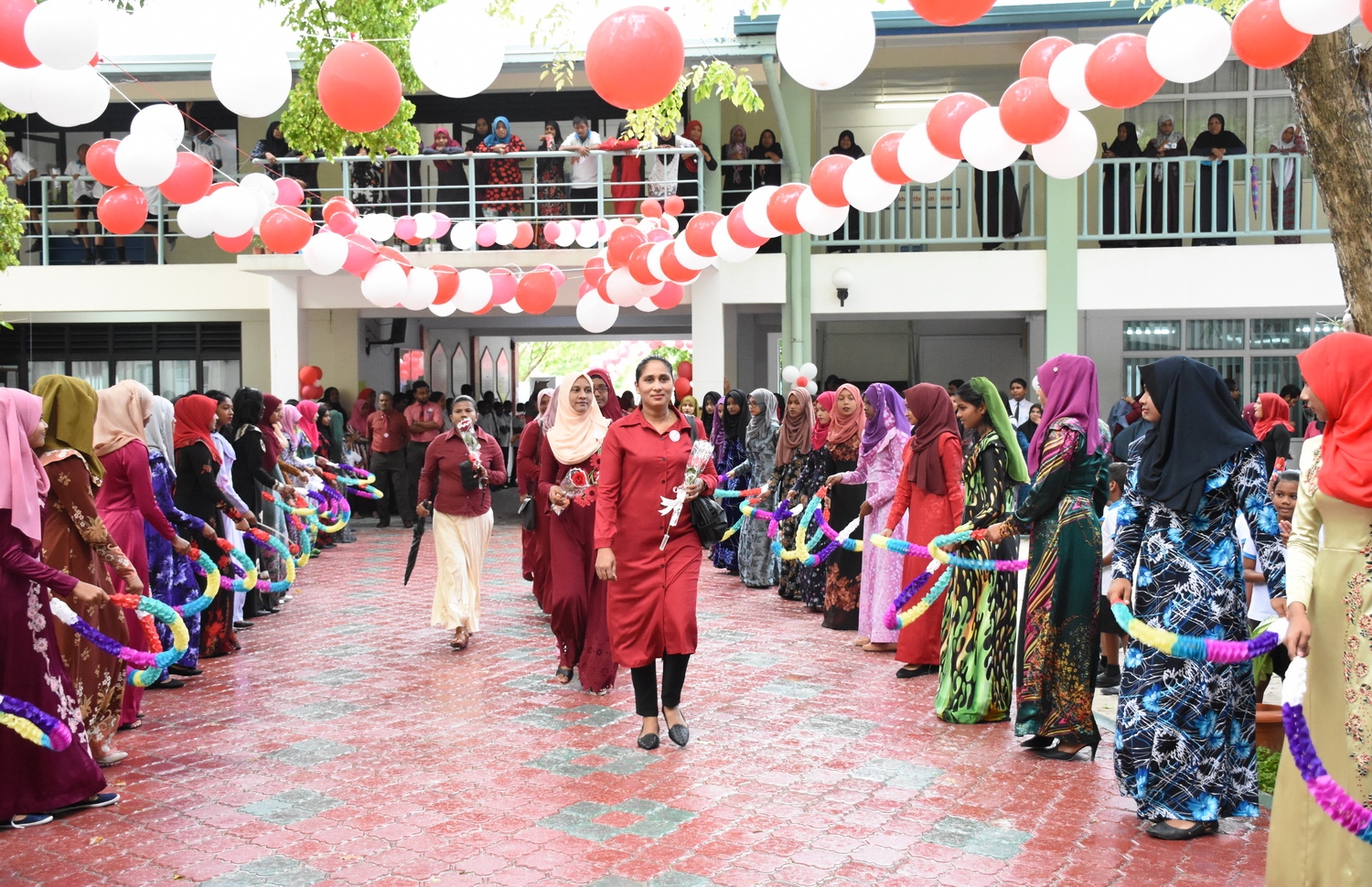 ޓީޗަރުންގެ ދުވަސް ފާހަގަ ކުރަނީ: ޓީޗަރުންގެ ޑިމާންޑްތައް ސަރުކާރުން ވަނީ ބަލައިގެންފައި -- ފައިލް ފޮޓޯ: މިހާރު