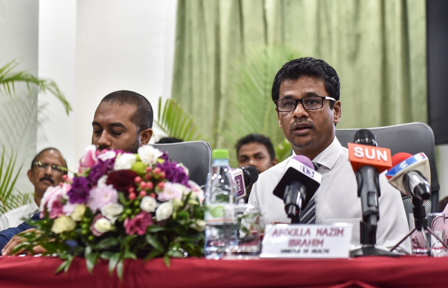 ހުޅުމާލެ ހޮސްޕިޓަލުގައި ކެންސަރު ބައްޔަށް ފަރުވާ ދޭ ސެންޓަރު ހުޅުވައިދެއްވުމަށްފަހު ނާޒިމް ވާހަކަދައްކަވަނީ.- ފައިލް ފޮޓޯ: މިހާރު