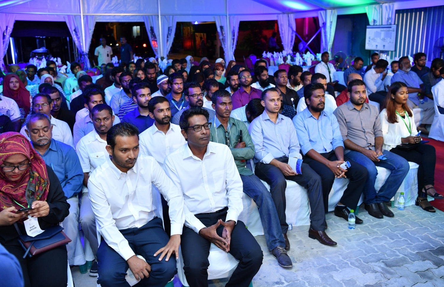 މާލެ: އޮކްޓޯބަރު 8، 2017: އެމްޑަބްލިއުއެސްސީގެ ފެން އުފައްދާ އާ މަރުކަޒު، "އާރް.އޯ. އެނެކްސް" ހުޅުވުމަށް ބޭއްވި ރަސްމިއްޔާތުގެ ތެރެއިން.-- ފޮޓޯ: ރައީސް އޮފީސް