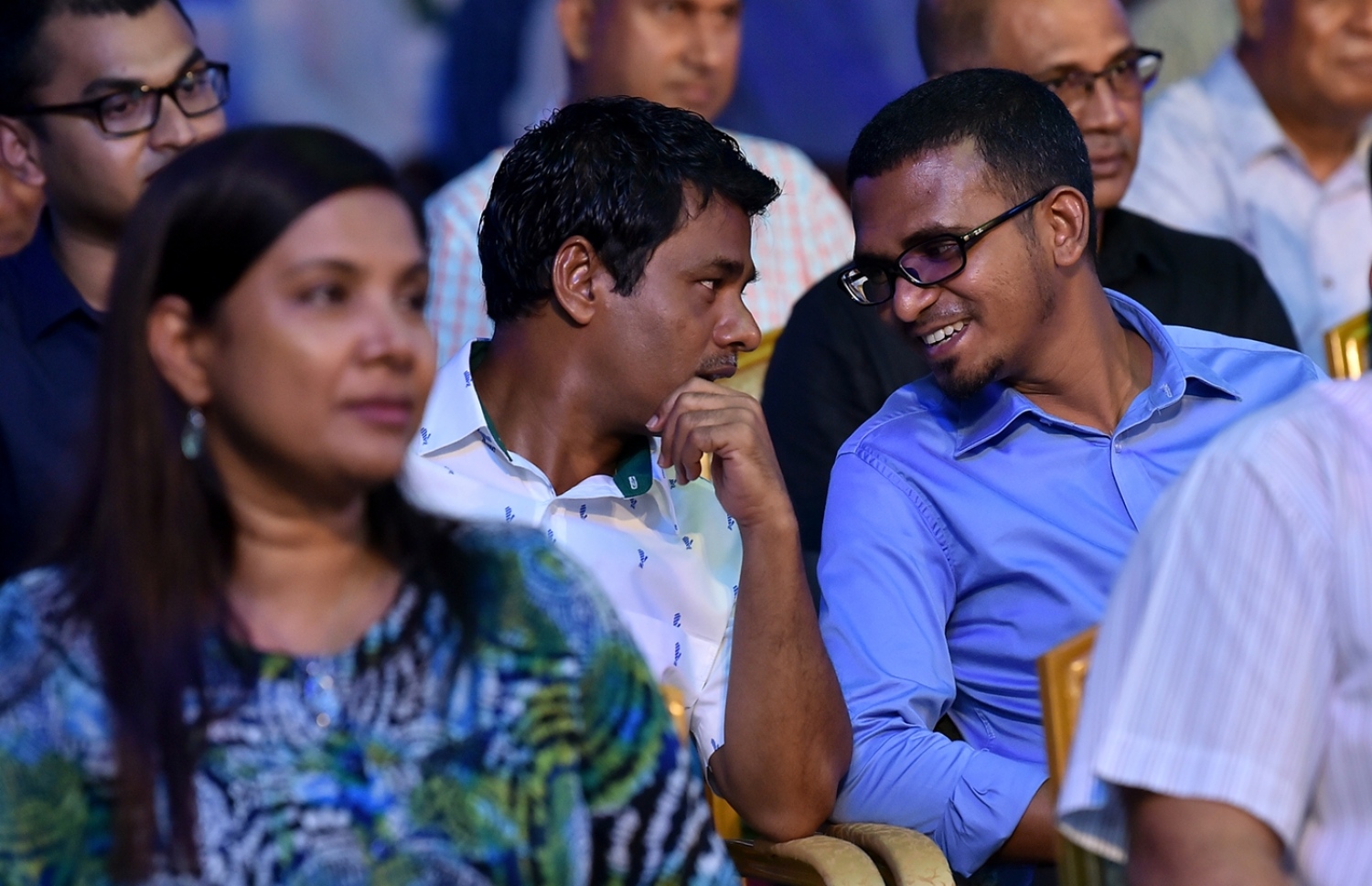 މާލެ: އޮކްޓޯބަރު 8، 2017: އެމްޑަބްލިއުއެސްސީގެ ފެން އުފައްދާ އާ މަރުކަޒު، "އާރް.އޯ. އެނެކްސް" ހުޅުވުމަށް ބޭއްވި ރަސްމިއްޔާތުގައި ސަރުކާރުގެ އެކި މުއައްސަސާތަކުގެ އިސްވެރިންނާއި ބައެއް ވަޒީރުން ބައިވެރިވެ ވަޑައިގަންނަވަނީ.-- ފޮޓޯ: ރައީސް އޮފީސް