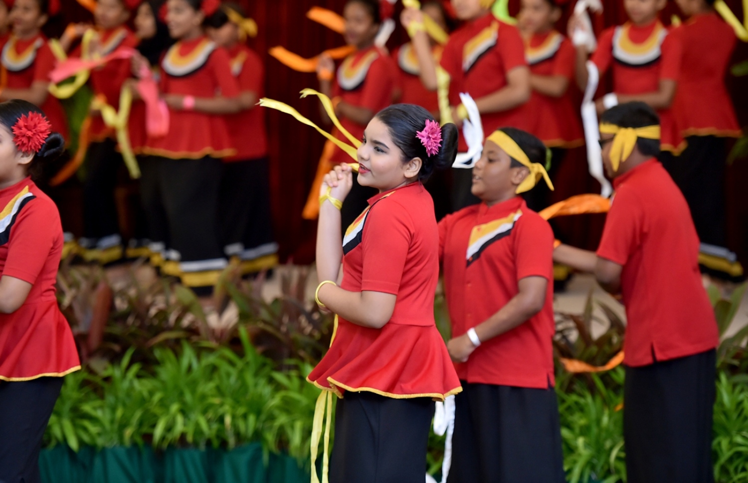 ބަނޑޮސް އައިލެންޑް ރިސޯޓް: އޮކްޓޯބަރު 10، 2017: އިނީޝިއޭޓިވް ފޯ ރިނިއުބަލް އައިލެންޑް އެނަރޖީ (އައިރީ) ގެ ނަމުގައި، ކުދި ޖަޒީރާ ގައުމުތަކުގެ ވަޒީރުން ބައިވެރިވެވަޑައިގެން، ބަނޑޮސް އައިލެންޑް ރިސޯޓްގައި ކުރިއަށްދިޔަ ބައްދަލުވުމުގައި މުނިފޫހިފިލުވުމުގެ ހަރަކާތެއް ކުރިއަށް ދަނީ-- ފޮޓޯ: ރައީސް އޮފީސް