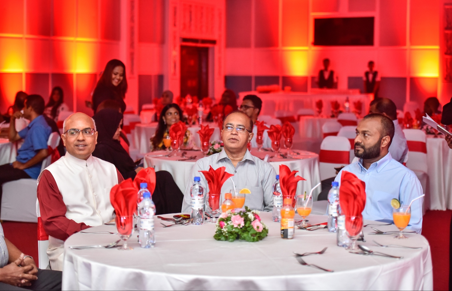 މާލެ: އޮކްޓޯބަރު 11، 2017: ނޫސްވެރިކަމުގެ އެވޯޑު ދިނުމުގެ ހަފުލާގެ ތެރެއިން.-- ފޮޓޯ: ނިޝާން އަލީ/ މިހާރު